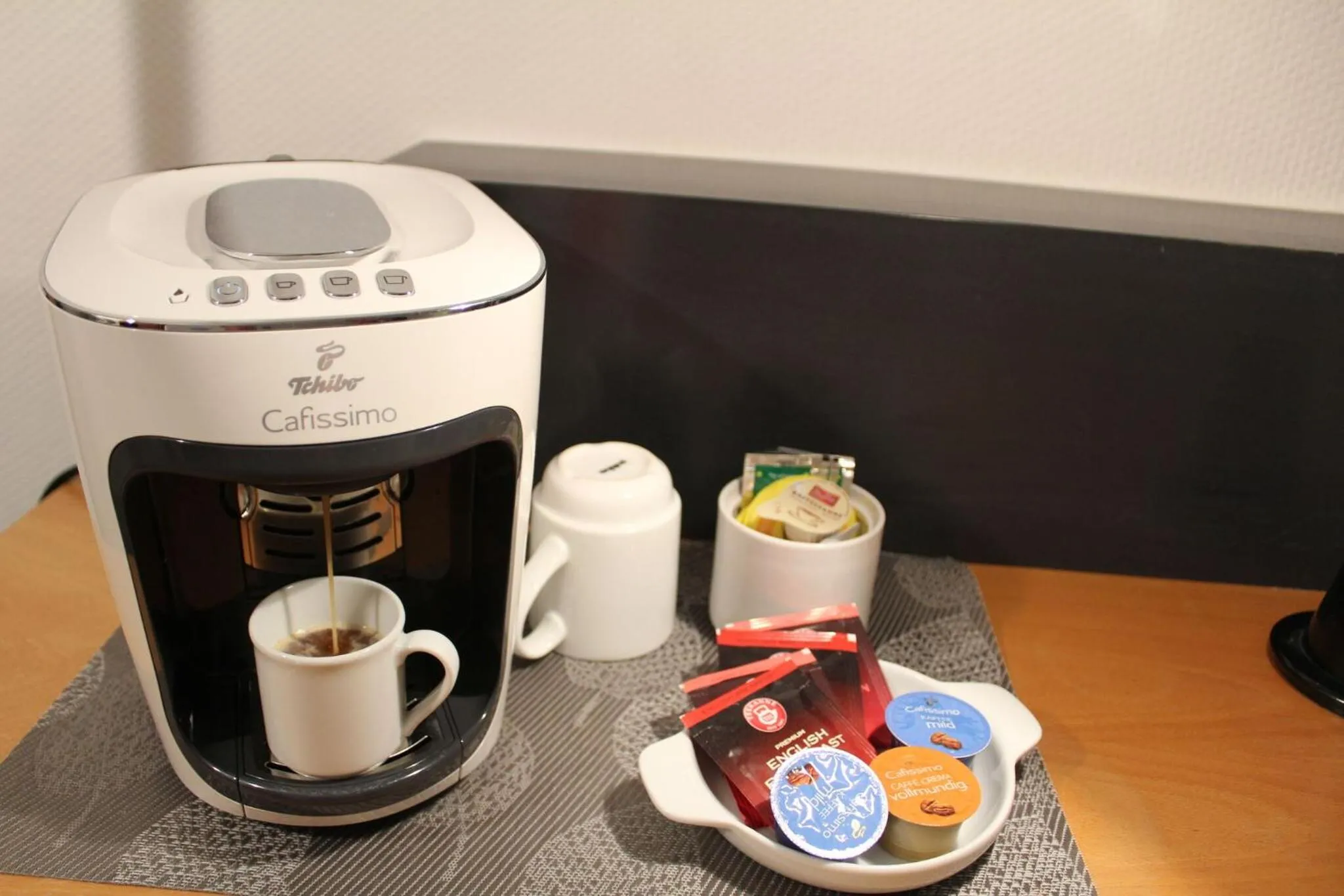 Coffee/tea facilities in H+ Hotel Erfurt