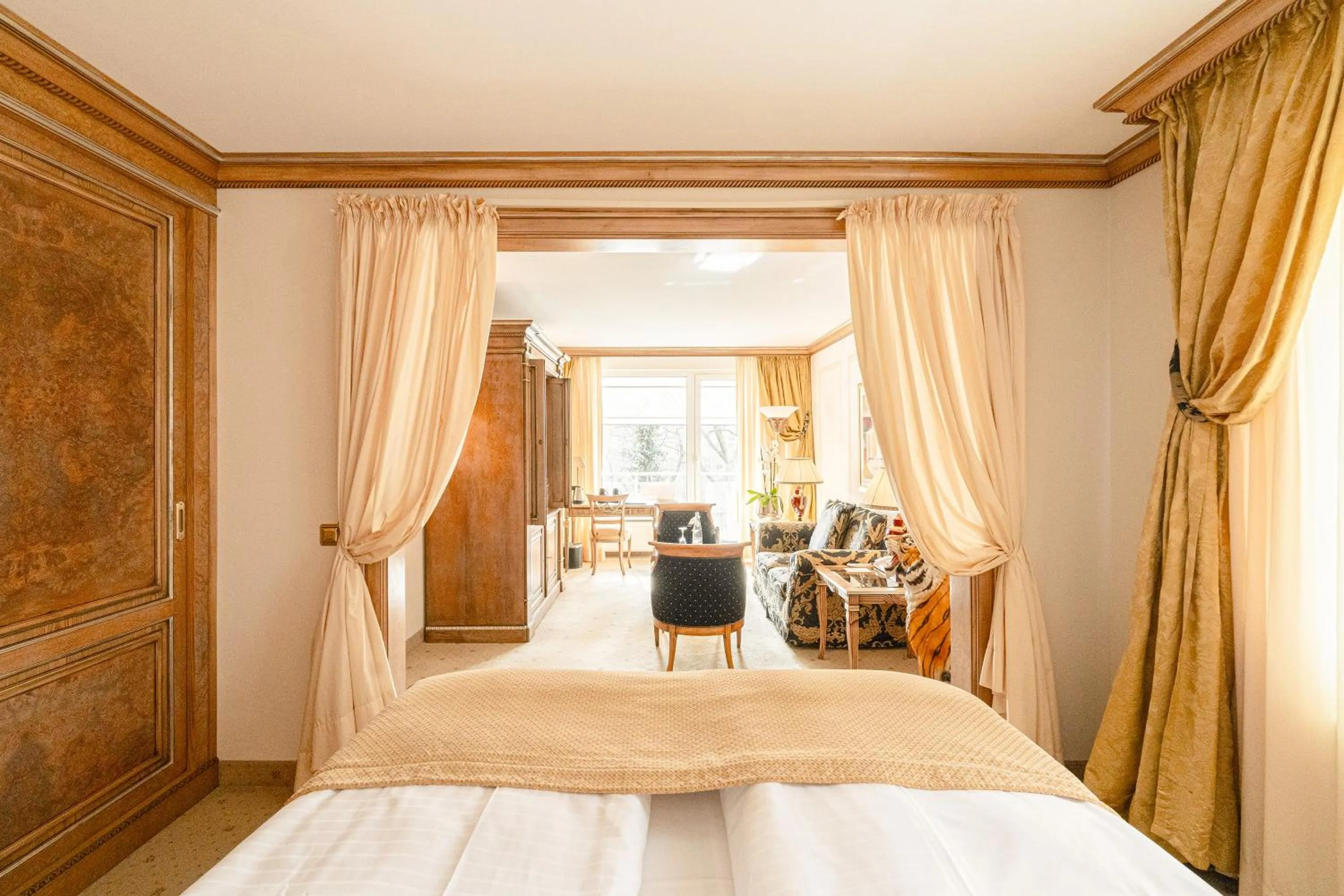 Bed in Bernstein Hotel Villa Kastania