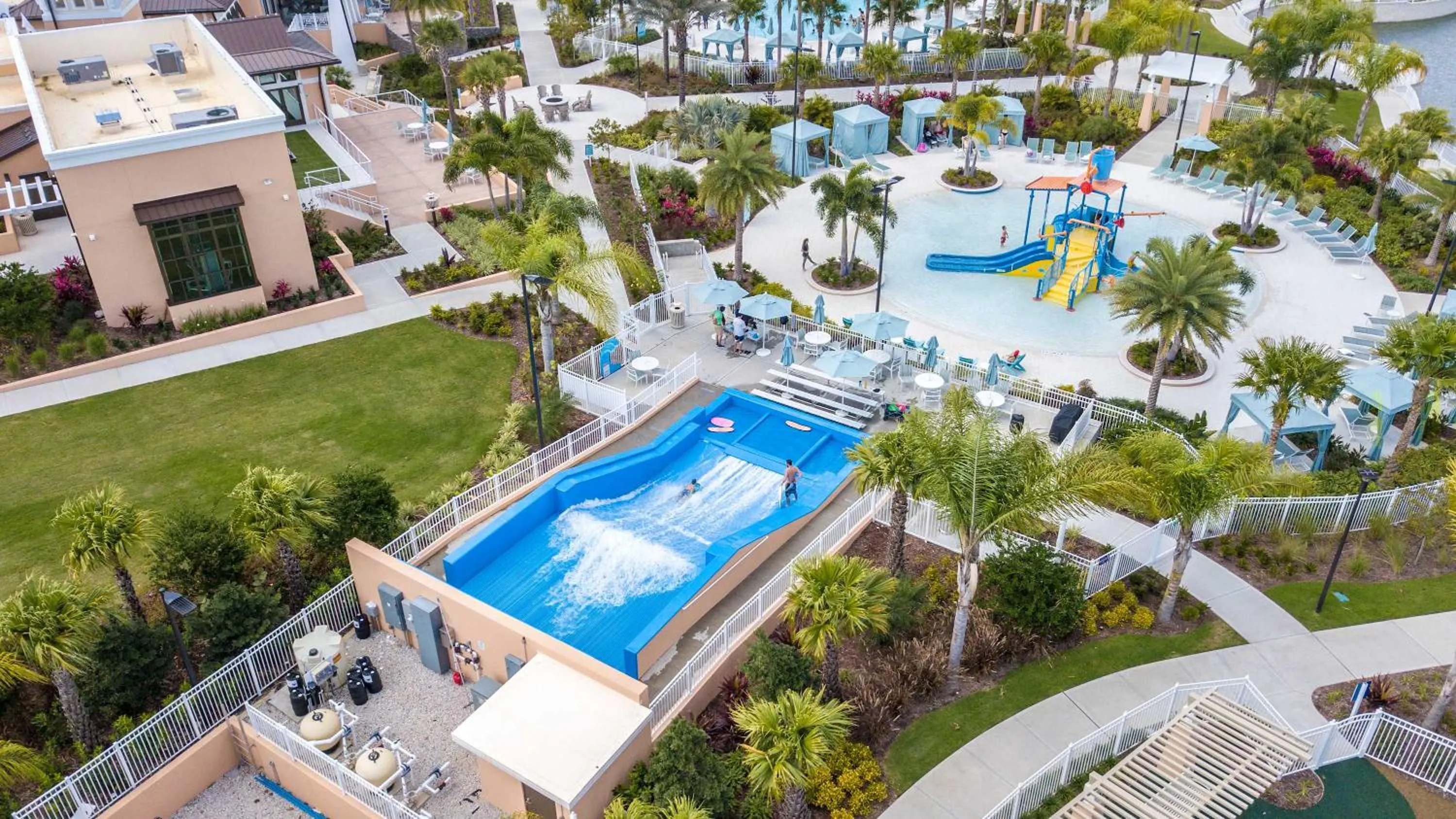 Family Friendly Four Bedroom w/ Pool @SolaraResort 1517