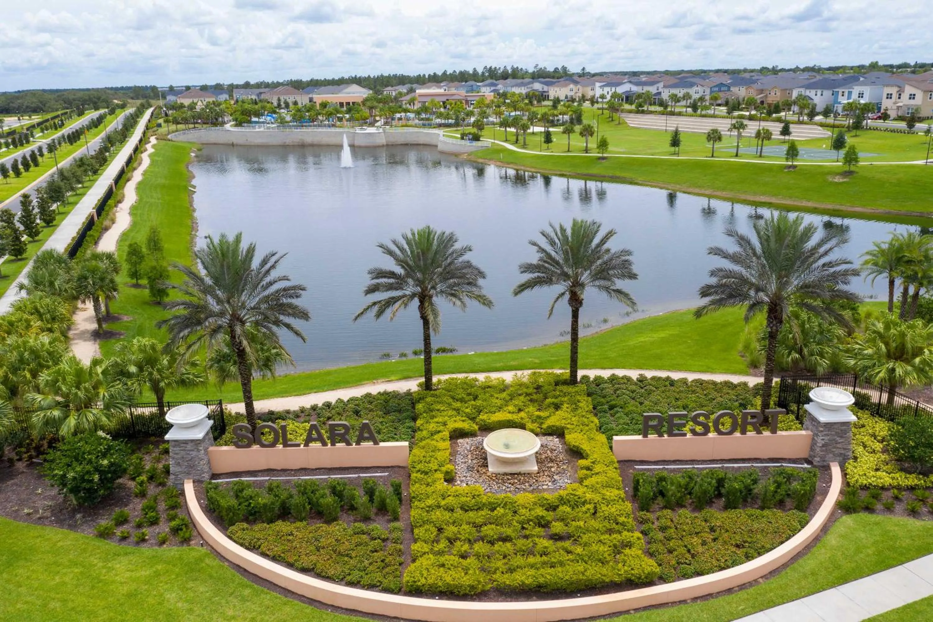 Family Friendly Four Bedroom w/ Pool @SolaraResort 1517