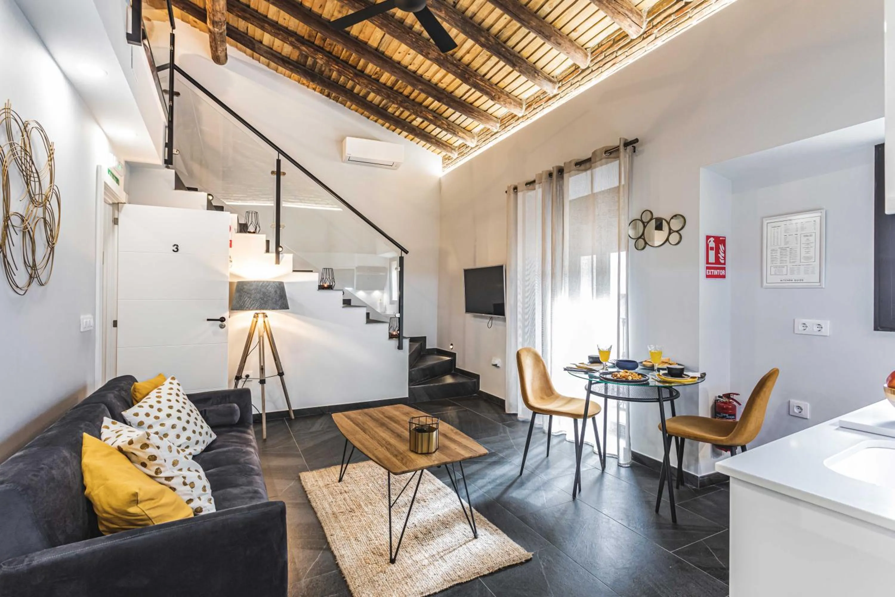 Living room in Apartamentos Cáceres Central Suites