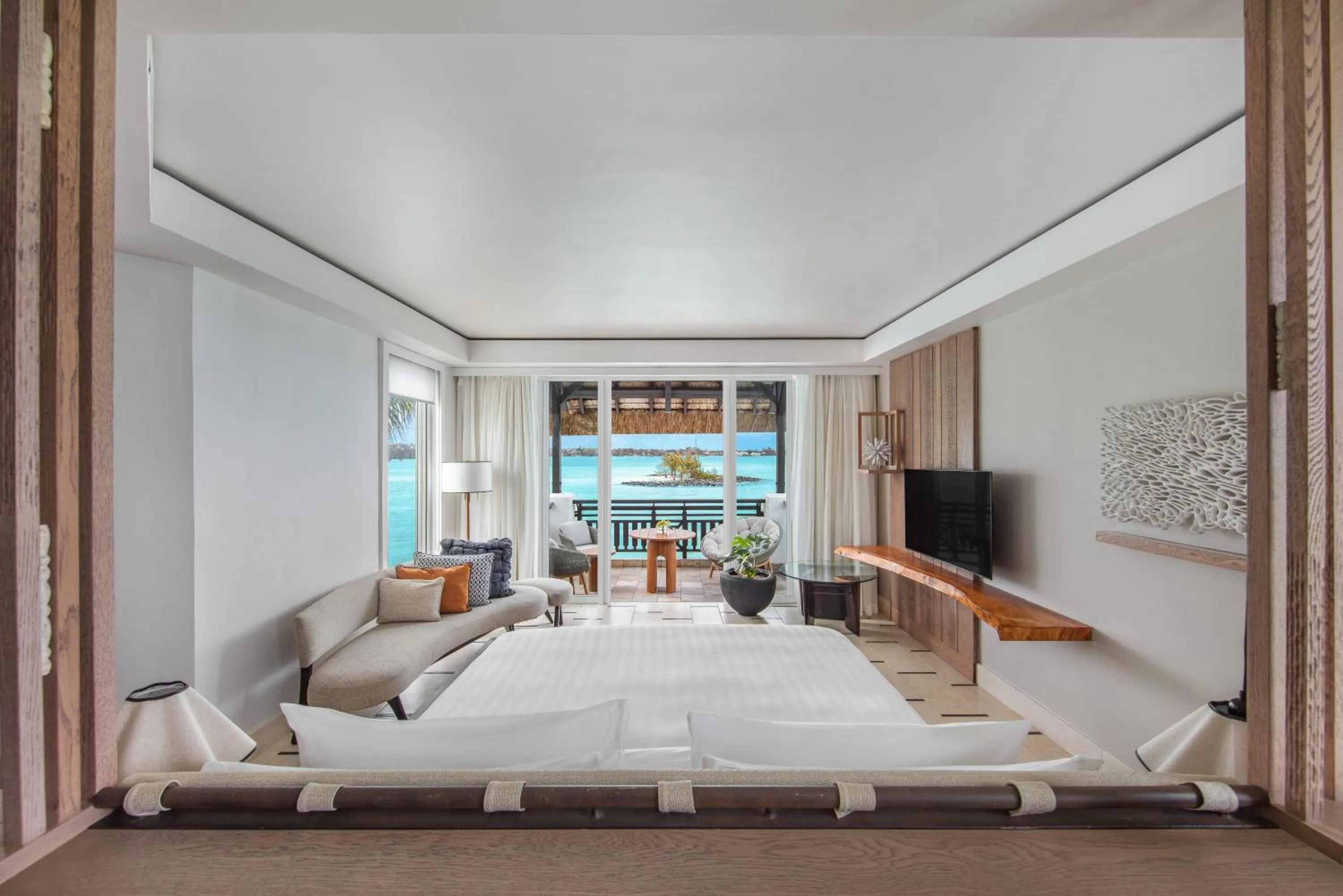 Bed in Shangri-La Le Touessrok, Mauritius