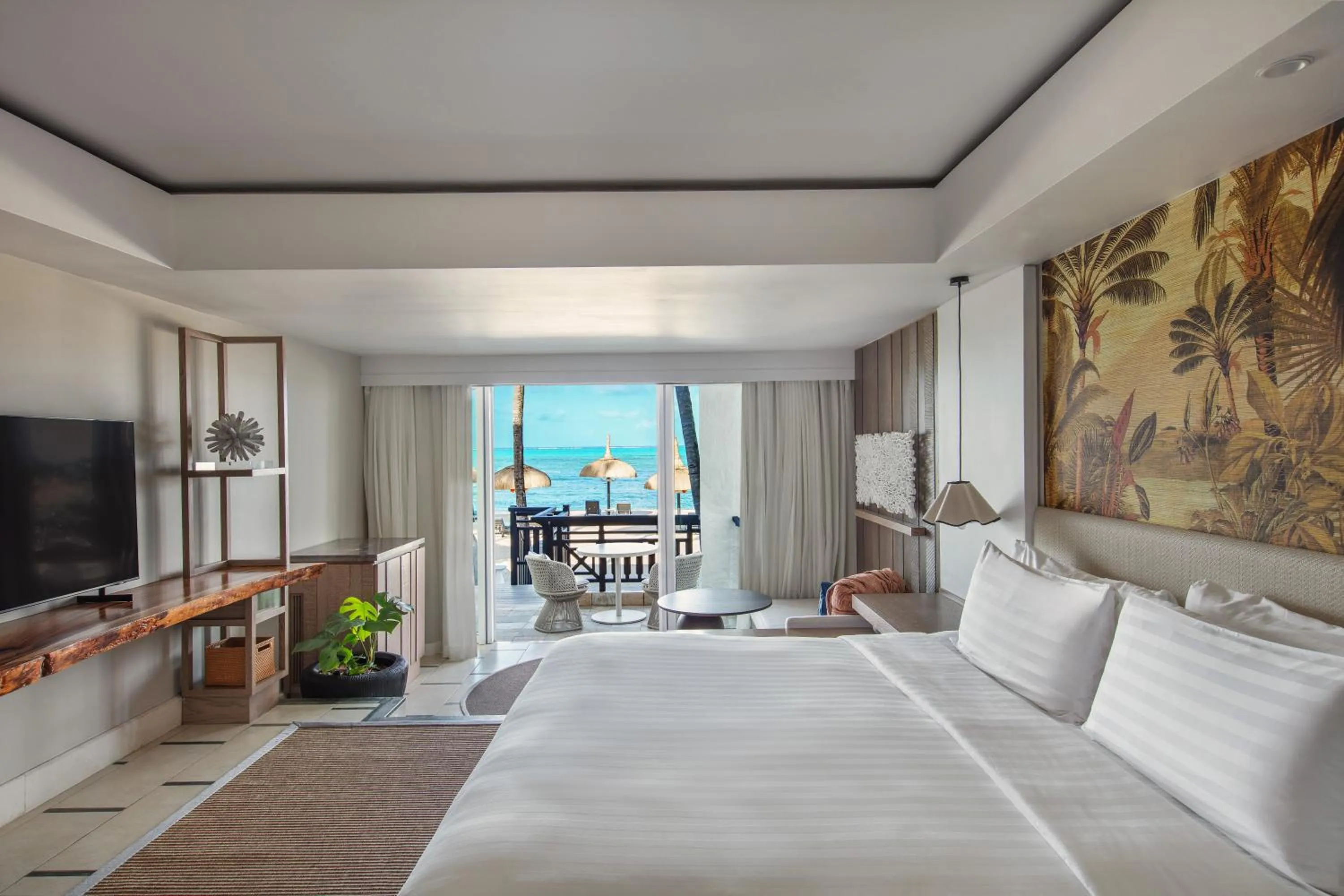 Bed in Shangri-La Le Touessrok, Mauritius