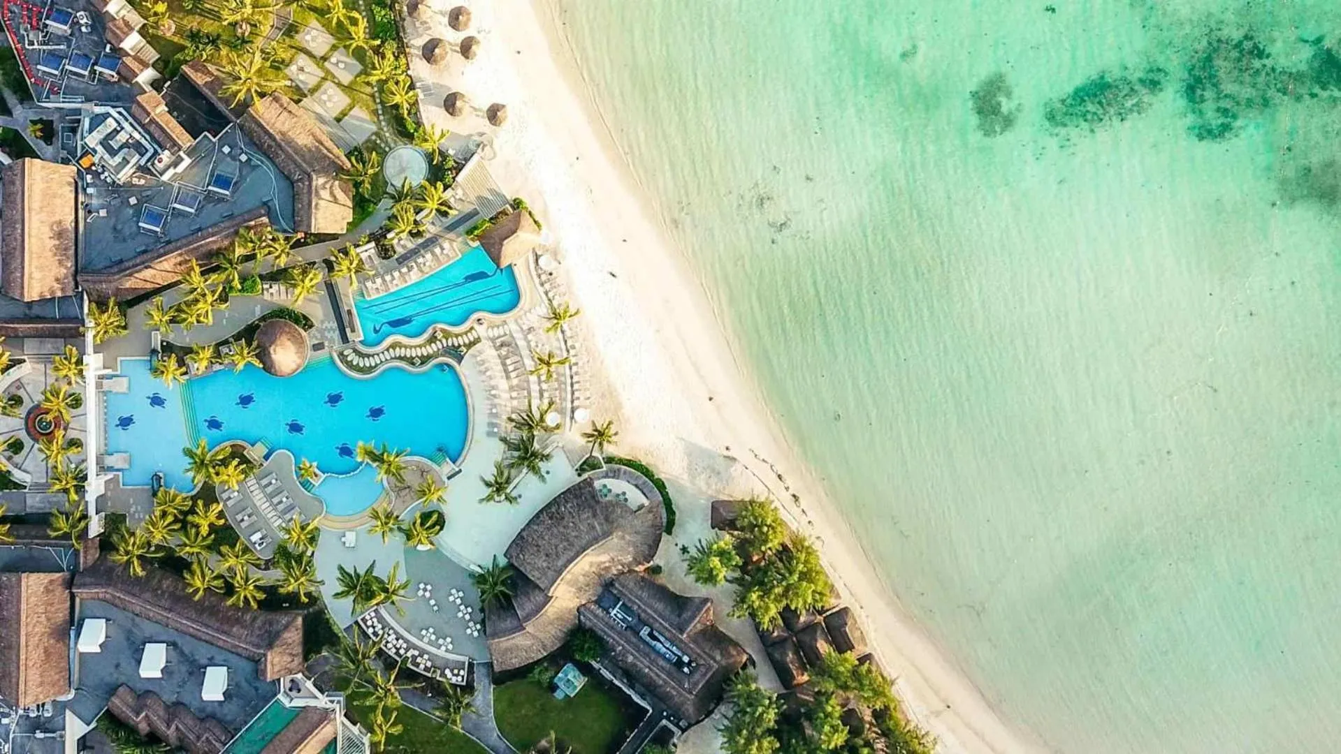 Property building in Ambre - Adults only