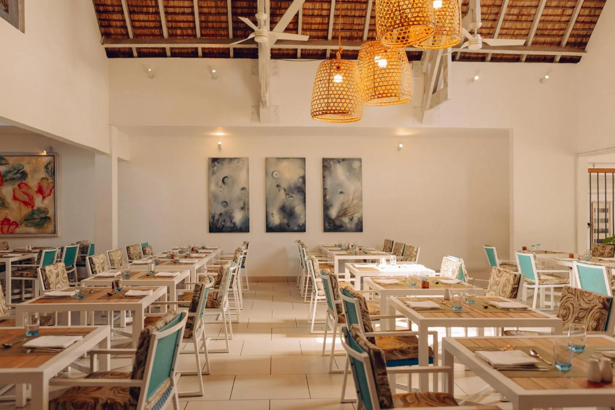 Restaurant/places to eat in Ambre - Adults only