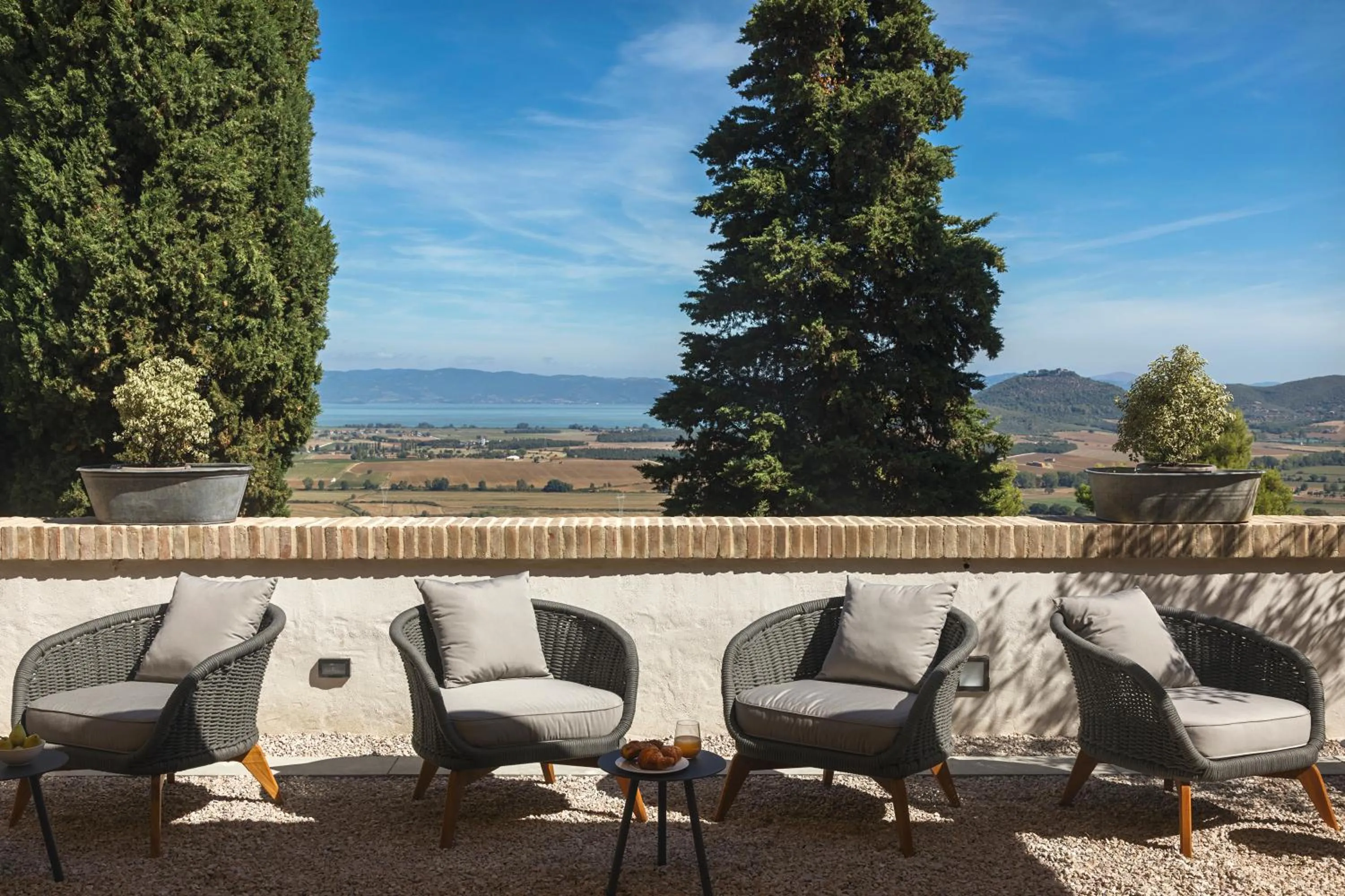 Restaurant/places to eat in Rastrello