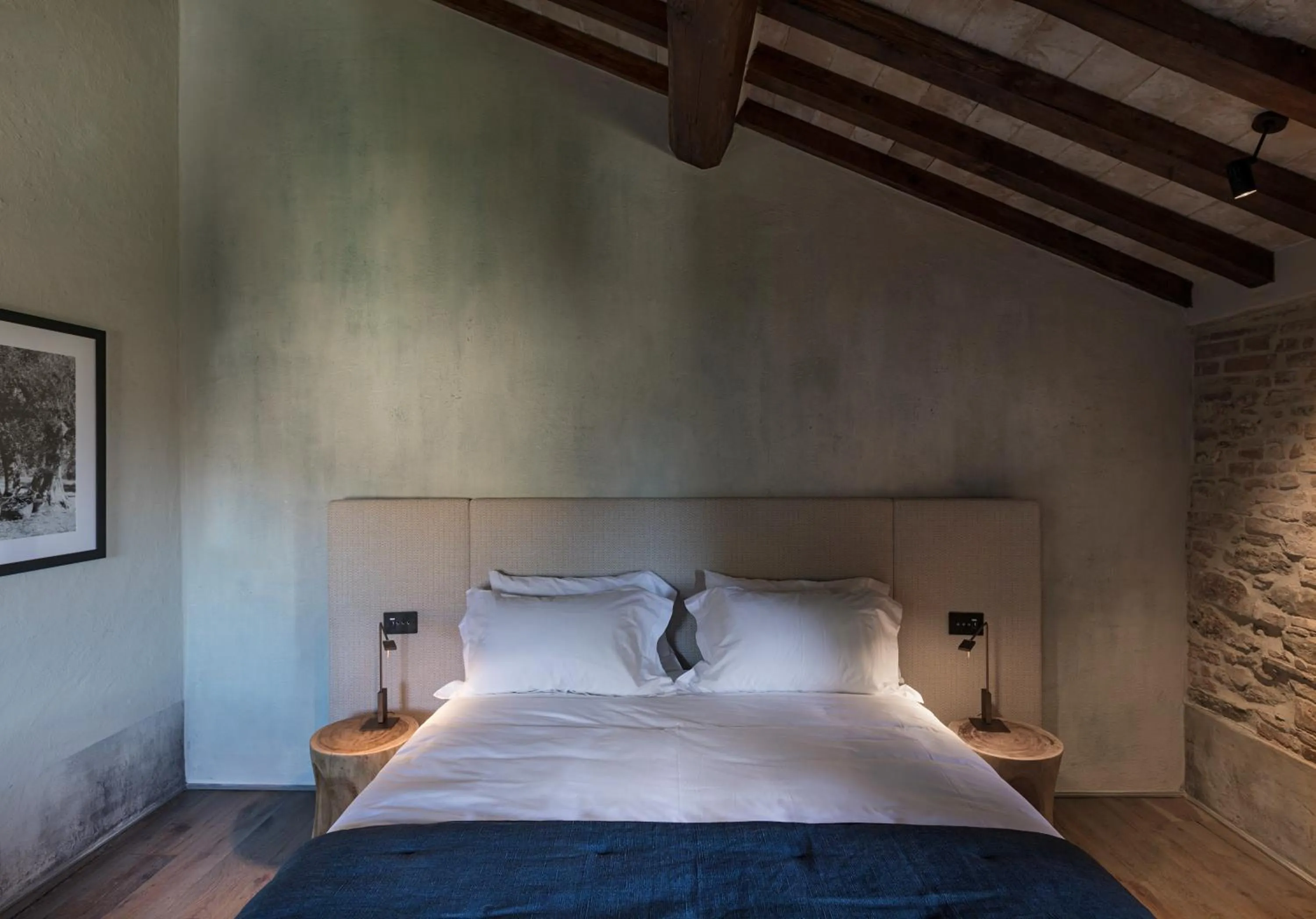 Bedroom, Bed in Rastrello