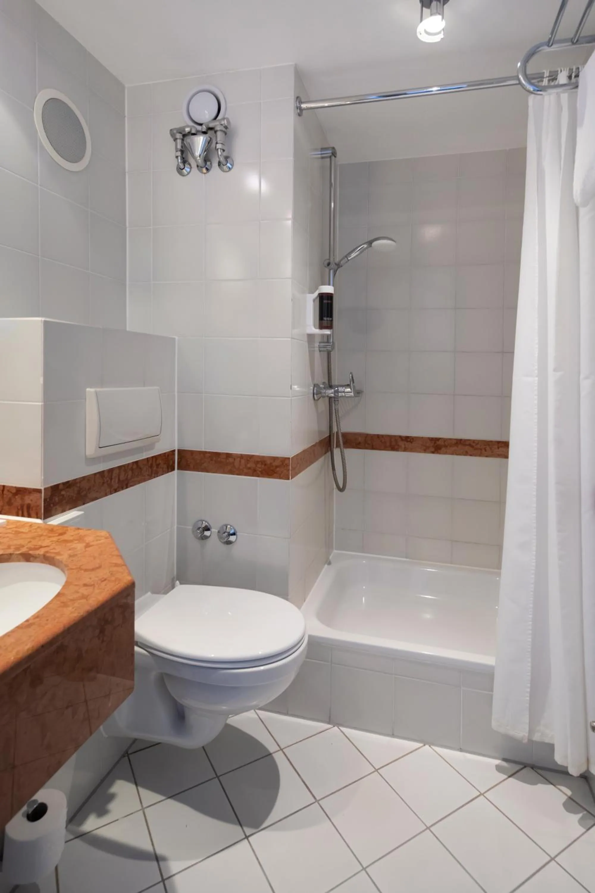 Bathroom in ACHAT Hotel Magdeburg