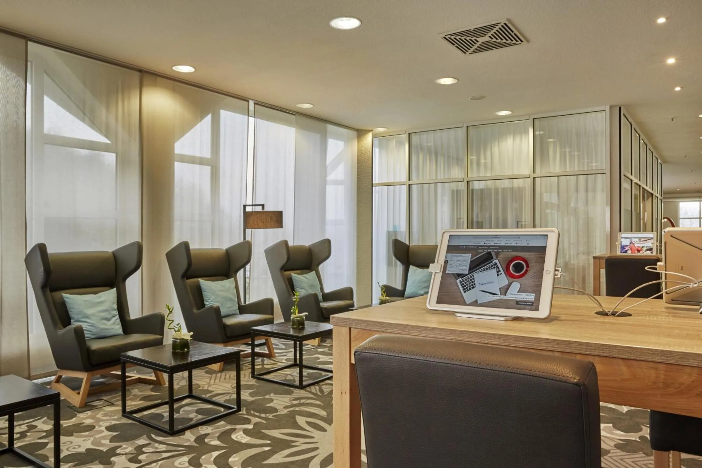 Lobby or reception in H+ Hotel Wiesbaden Niedernhausen