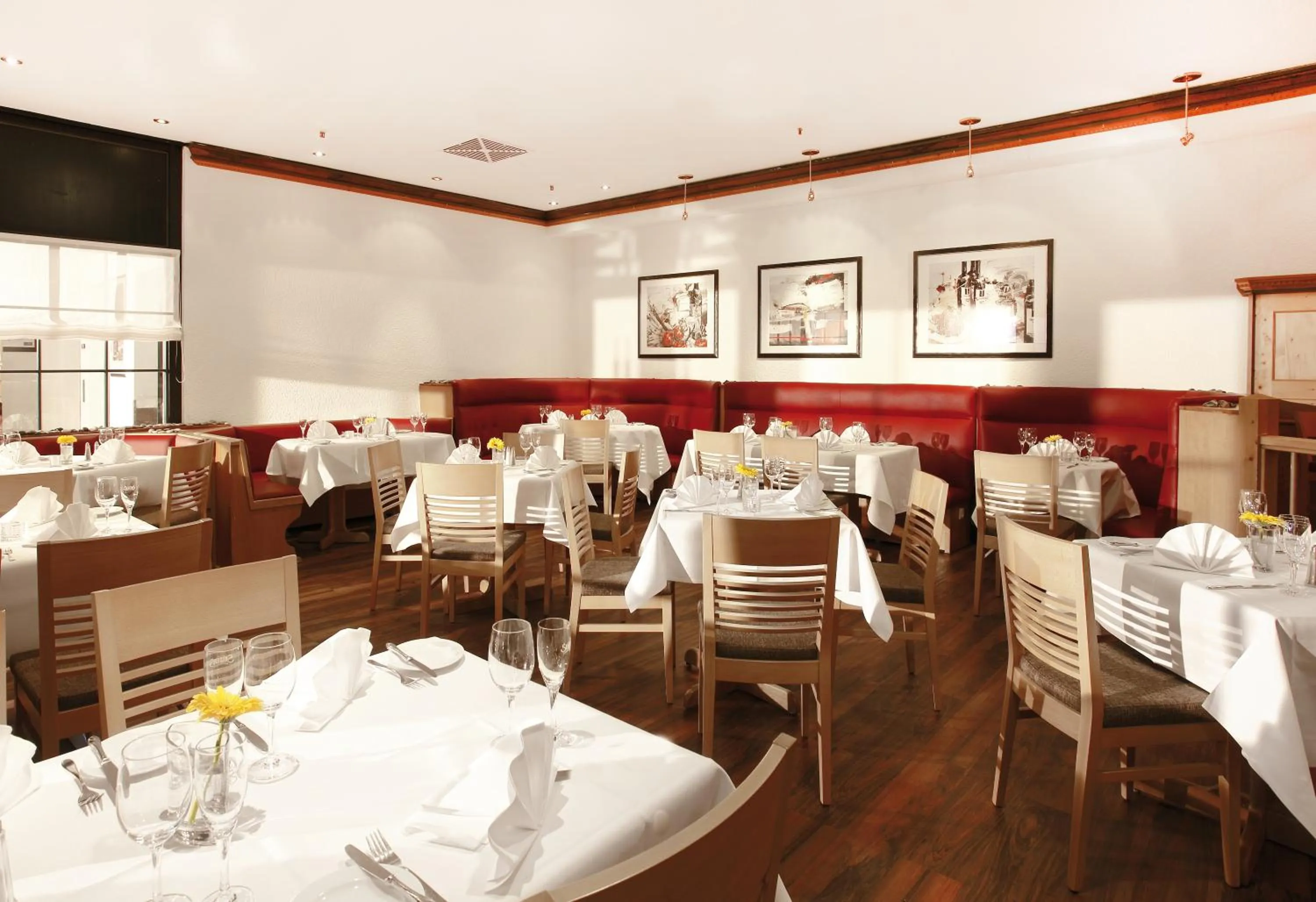 Restaurant/places to eat in H+ Hotel Wiesbaden Niedernhausen