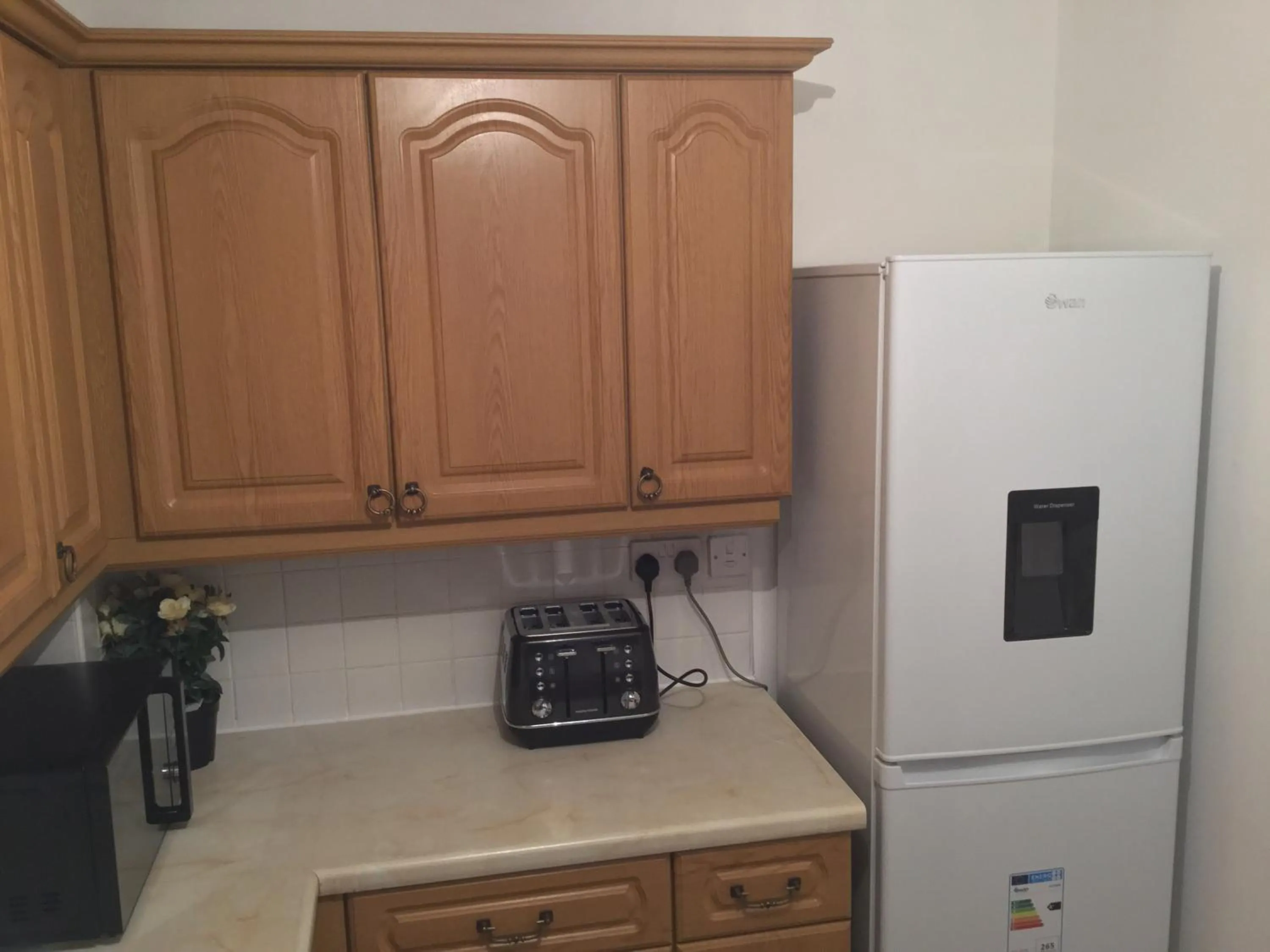 Kitchen or kitchenette in Quiet Residential Area Within Easy Reach Of Town