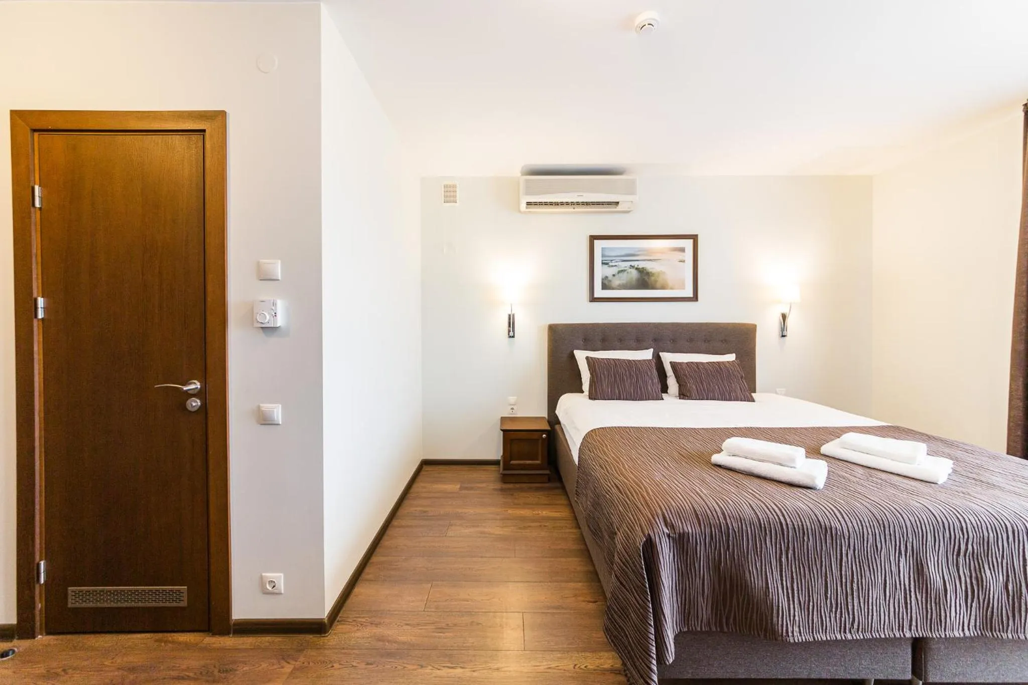 Bed in Motel Panorama