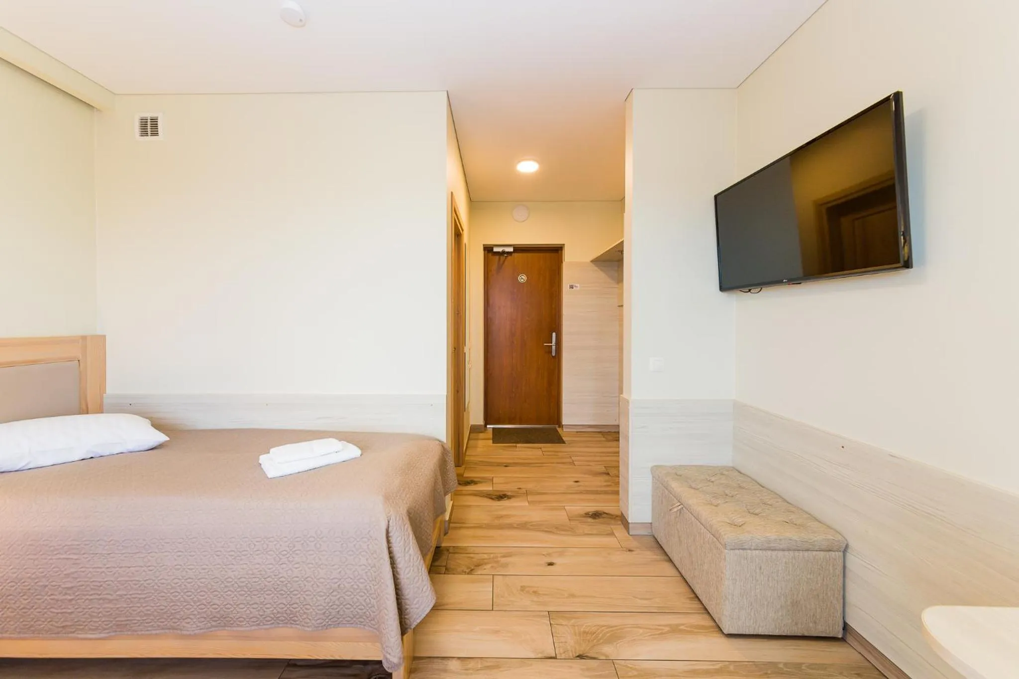 Bed in Motel Panorama