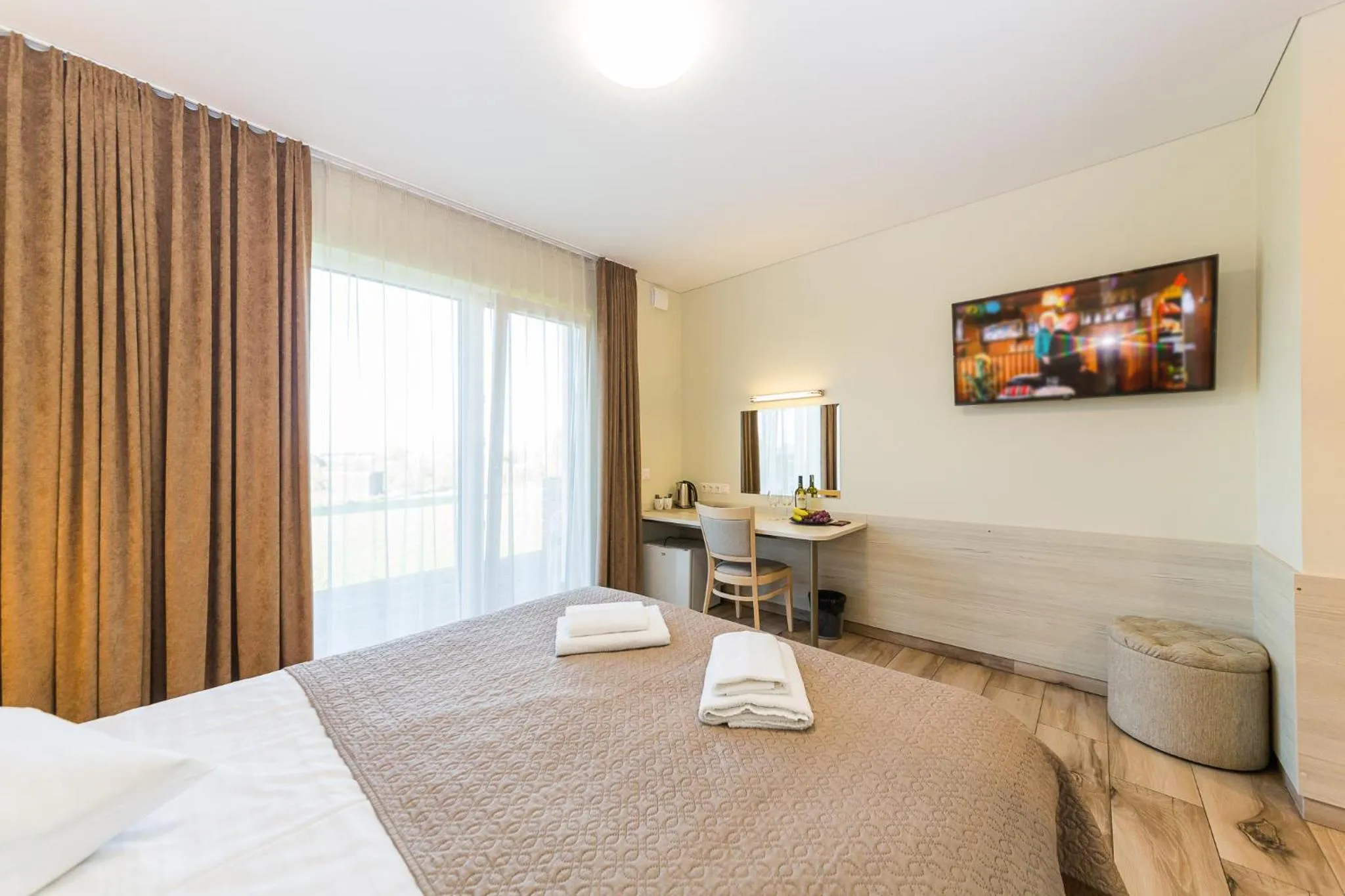 Bed in Motel Panorama