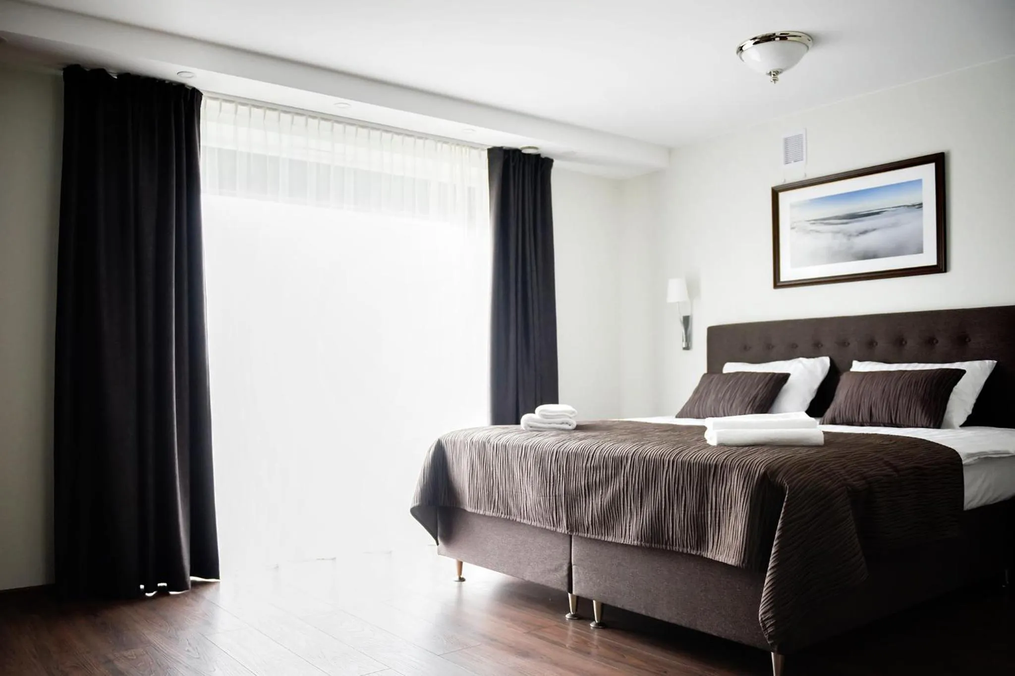 Photo of the whole room, Bed in Motel Panorama