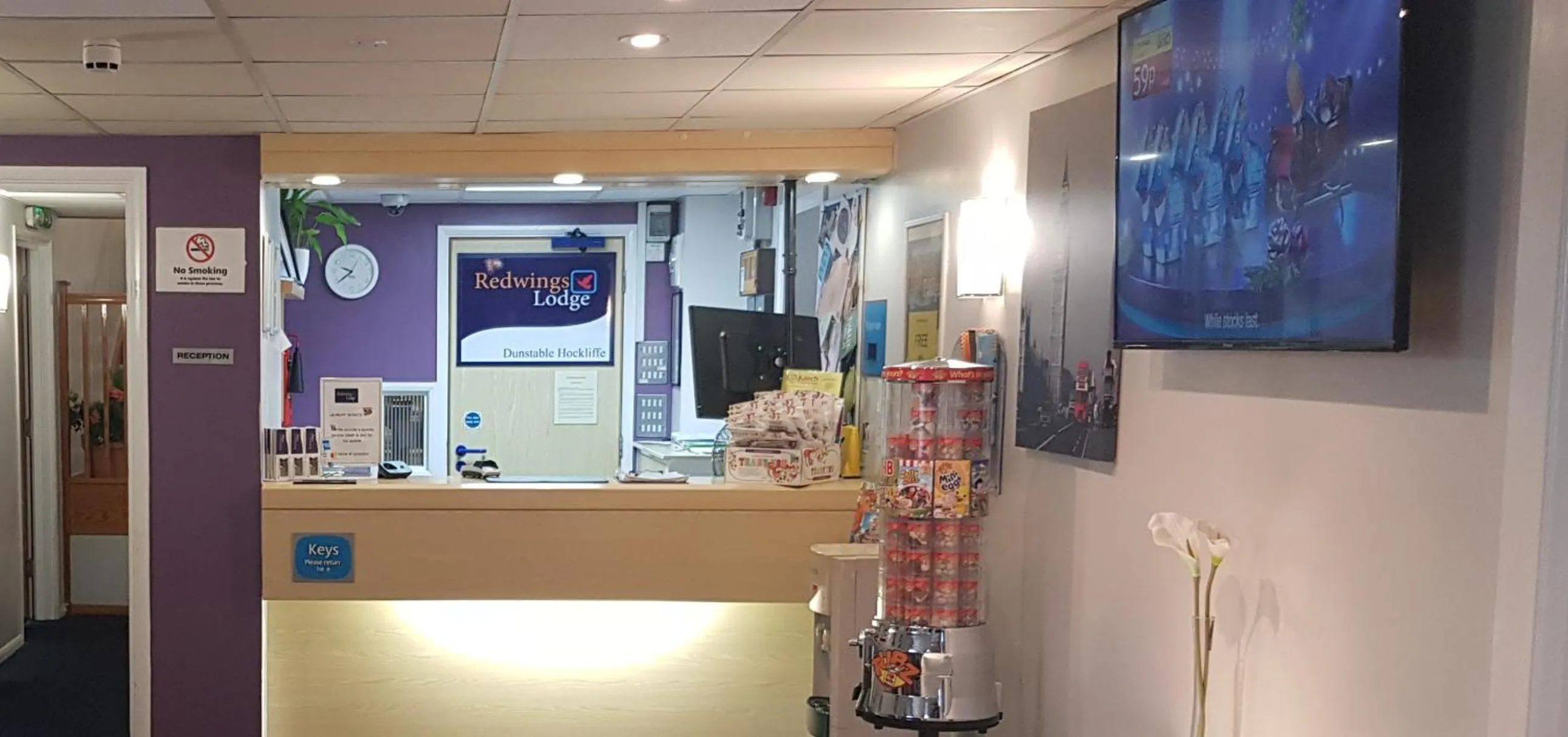 Lobby or reception in Redwings Lodge Dunstable