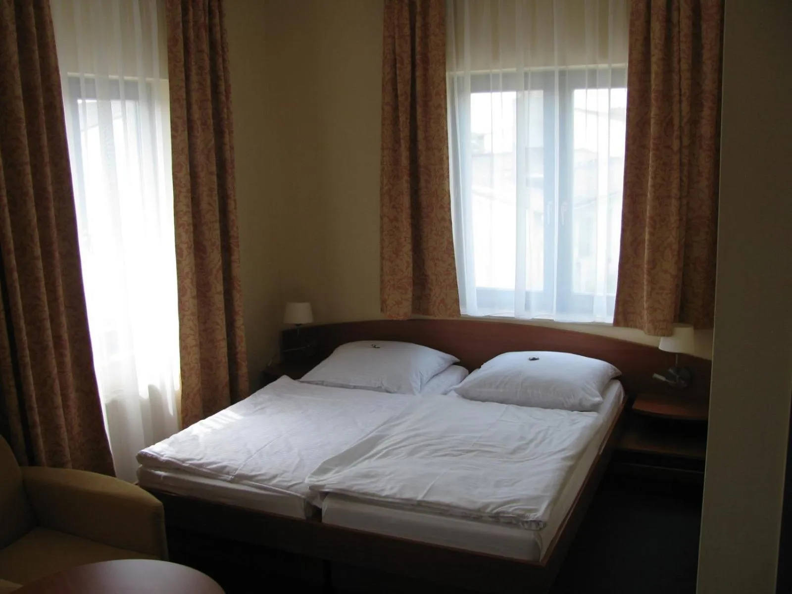 Photo of the whole room, Bed in Hotel Christinenhof garni - Bed & Breakfast