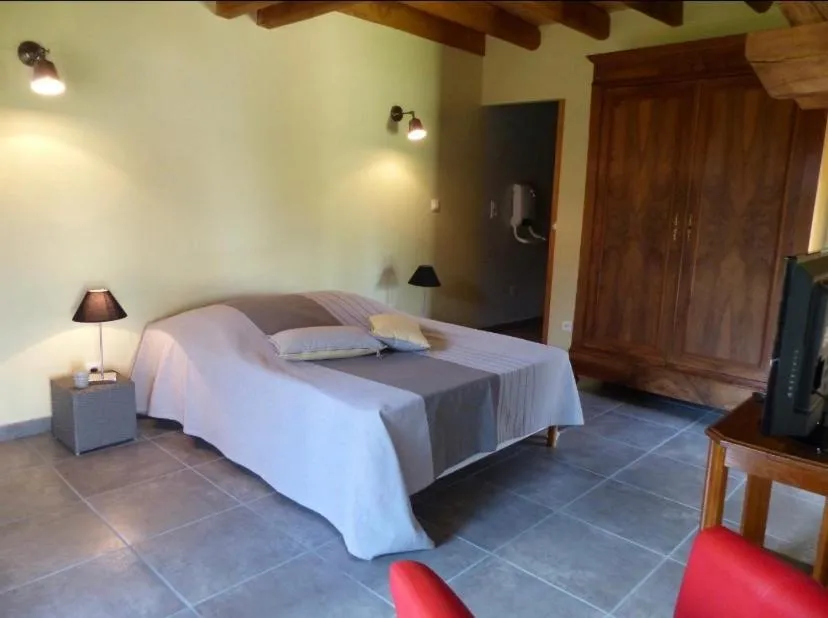 Bed in La Grange de l’Ouche