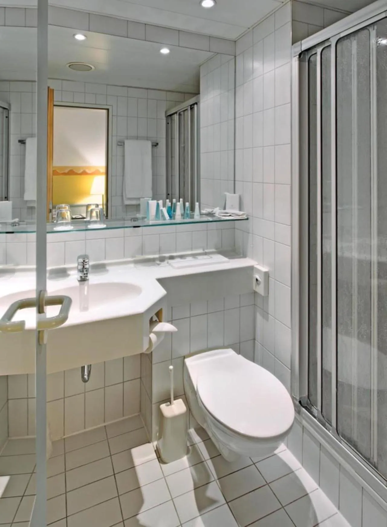 Shower in Wyndham Garden Duesseldorf Mettmann