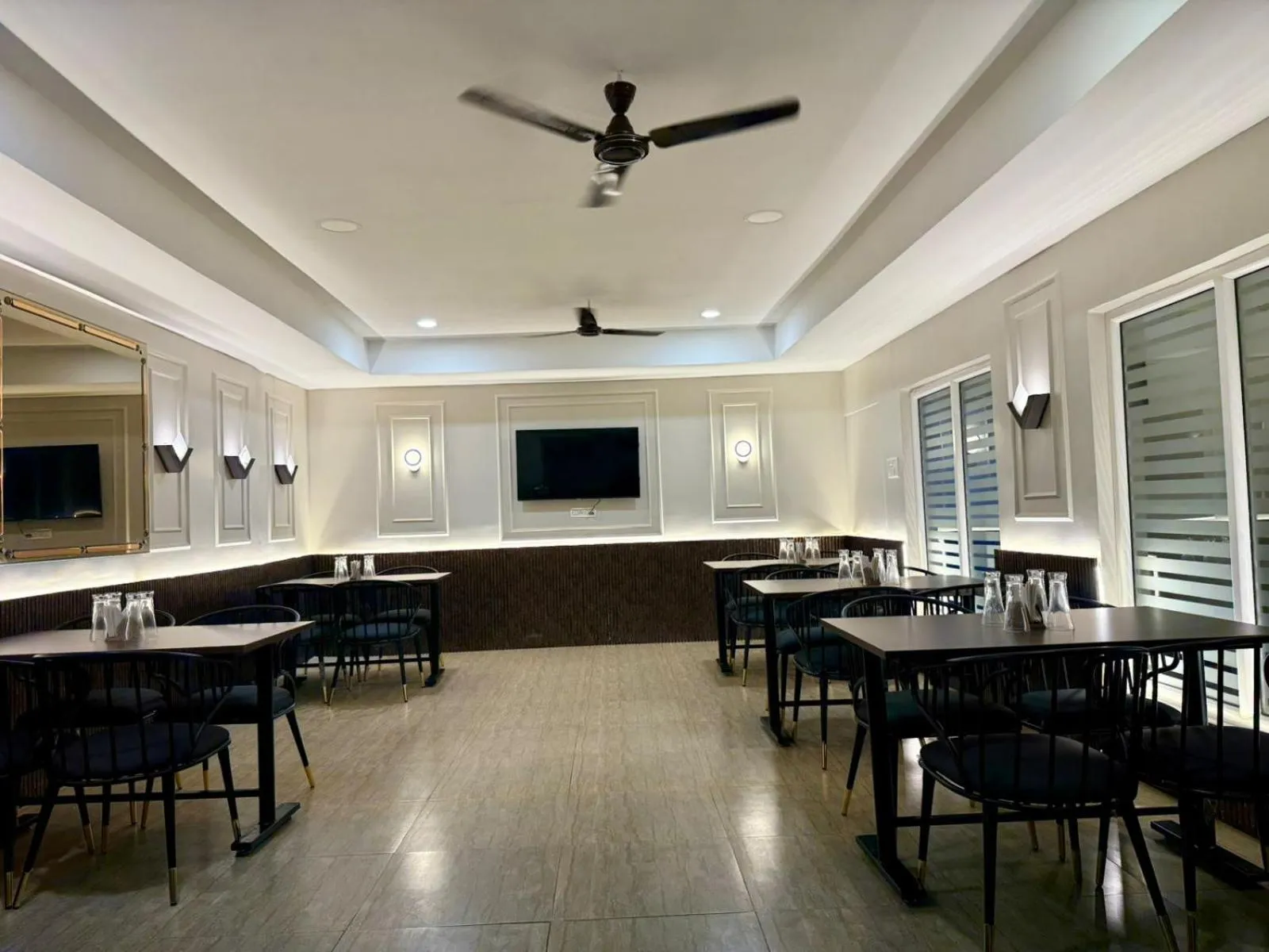 Banquet/Function facilities in Hotel Deendayal