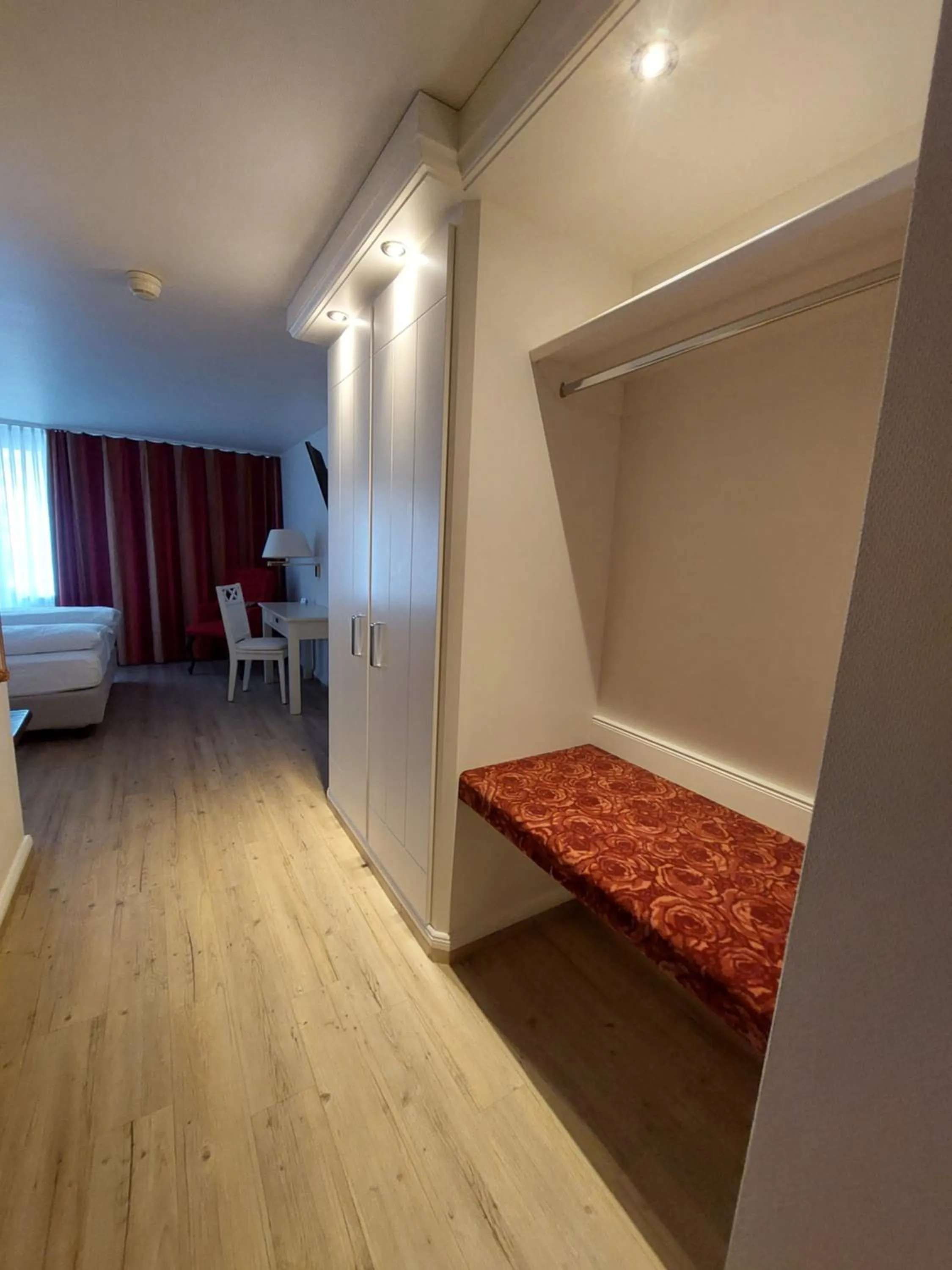 Photo of the whole room, Bed in Hotel Wünschmann