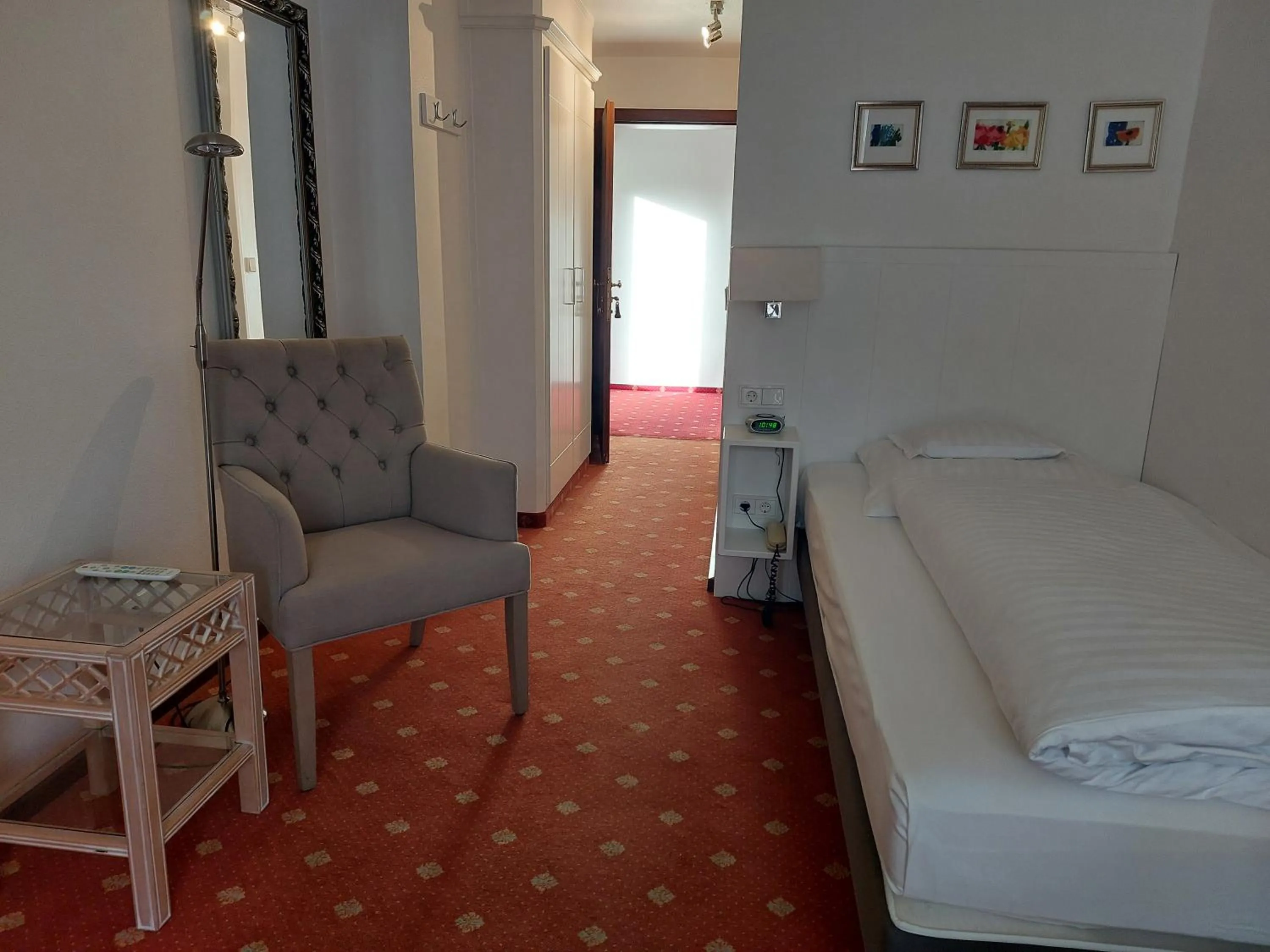 Photo of the whole room, Bed in Hotel Wünschmann