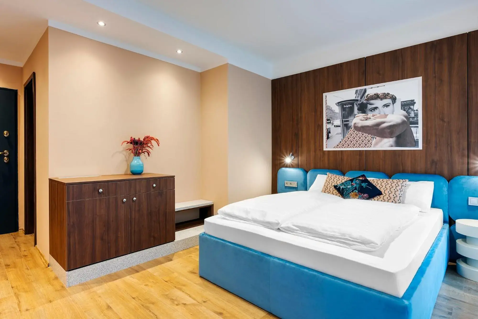 Double Room with Balcony in SWU Magazine Rooms Double Room with Balcony in SWU Magazine Rooms