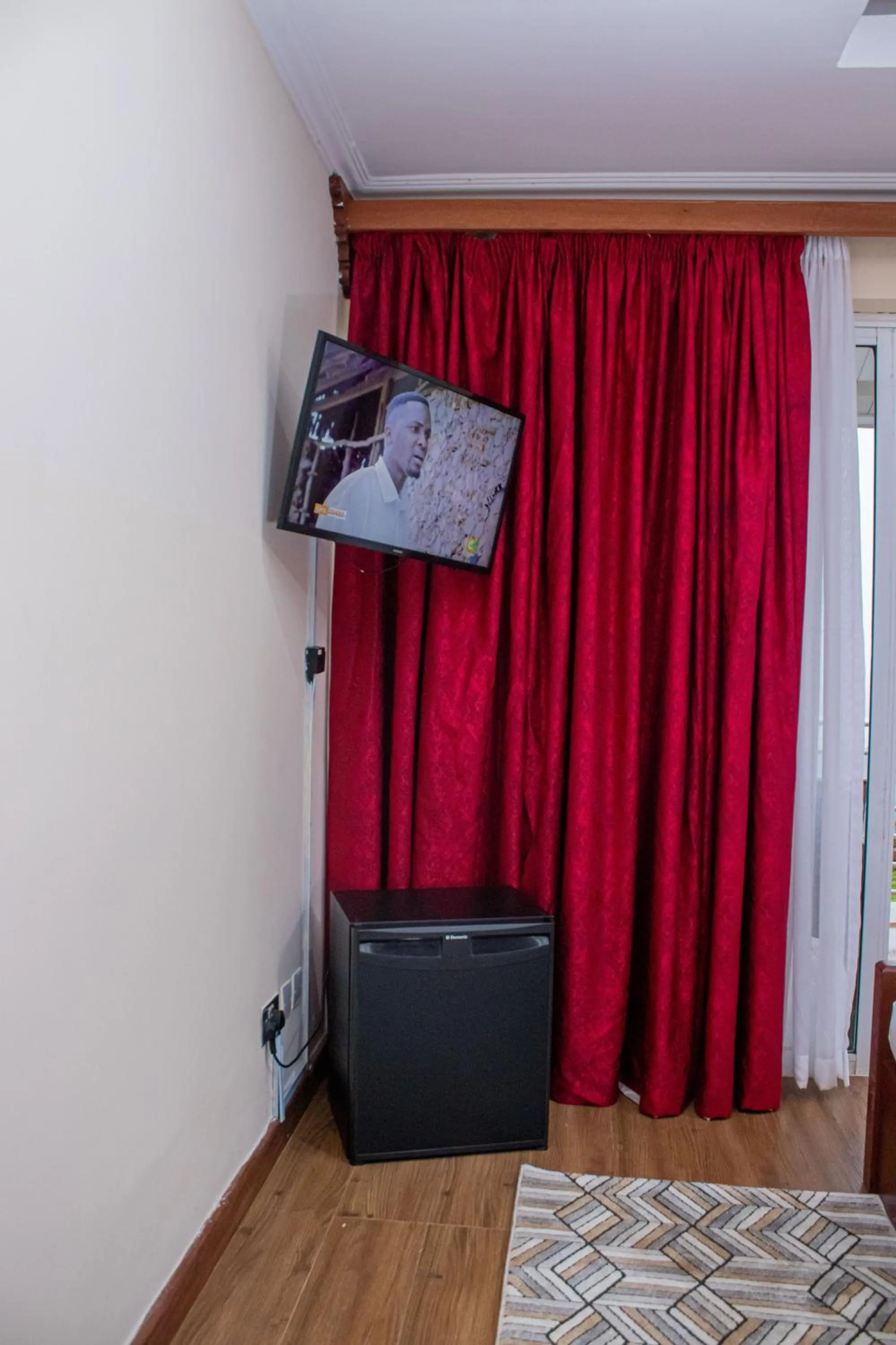 TV and multimedia in Lake Elementaita Mountain Lodge