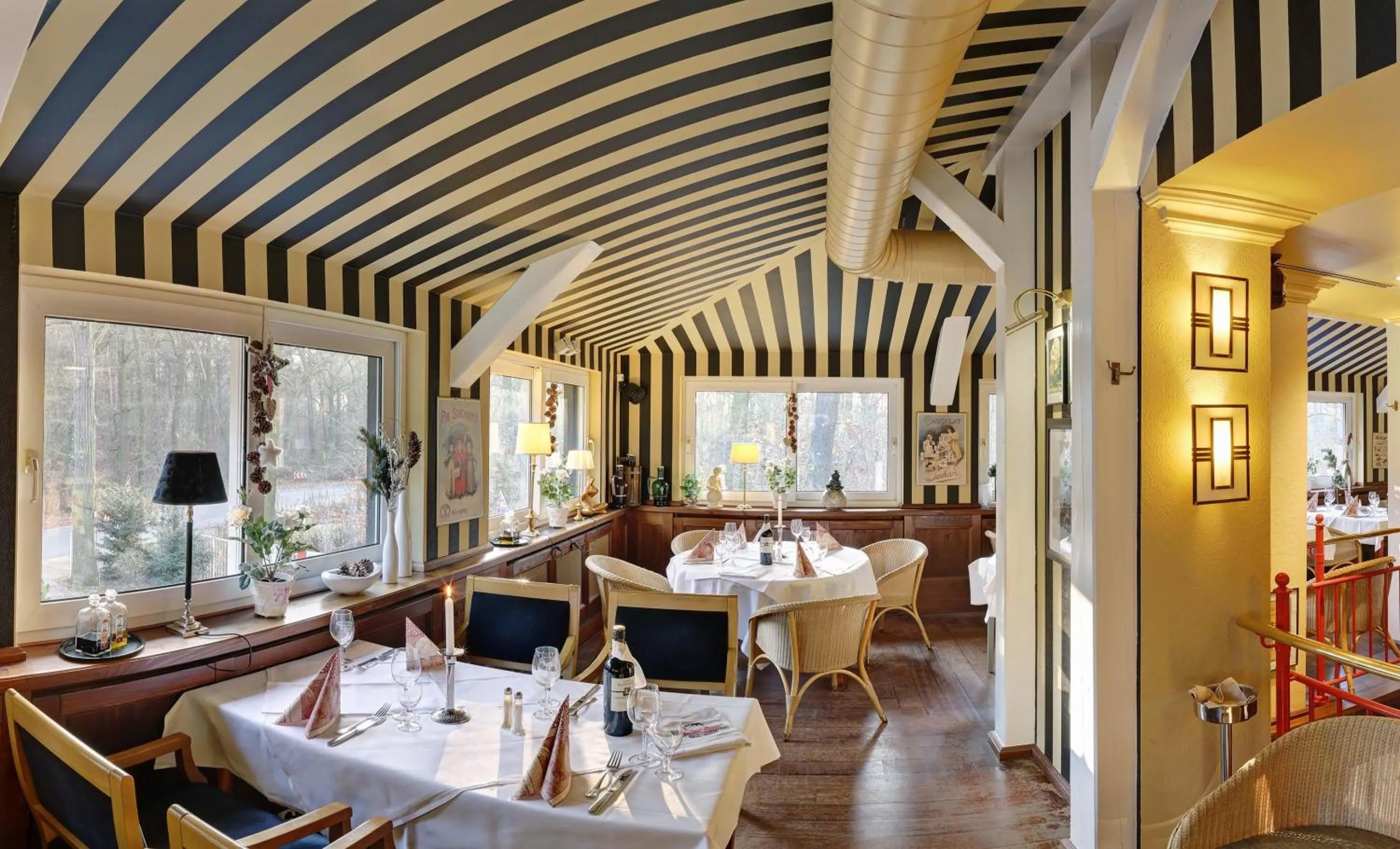 Restaurant/places to eat in Grünau Hotel