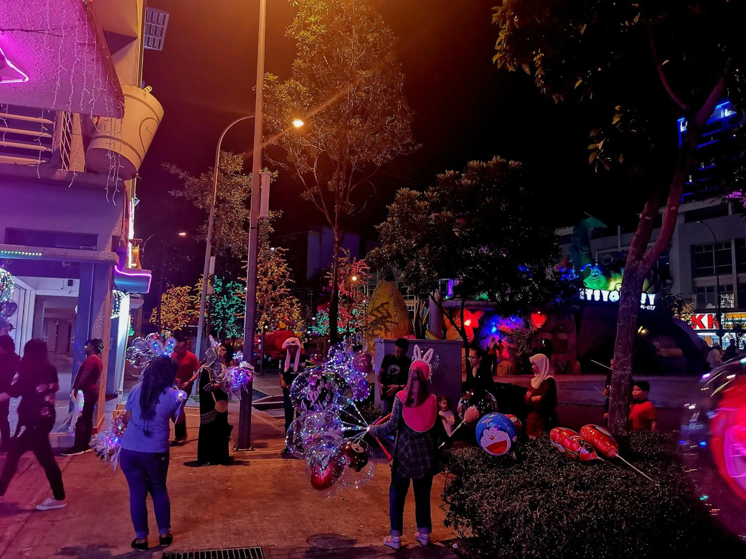 Evening entertainment in A's House i-City 1-4pax Studio Netflix Wifi