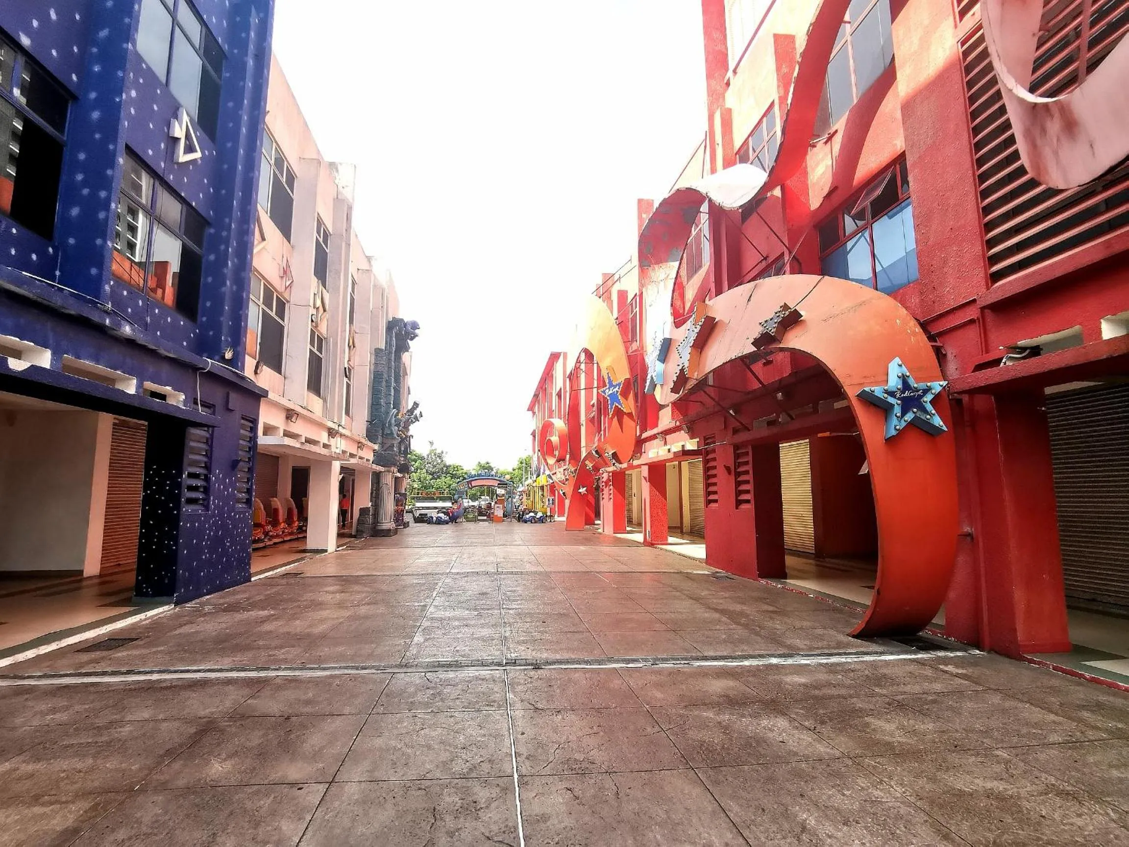 Neighbourhood in A's House i-City 1-4pax Studio Netflix Wifi