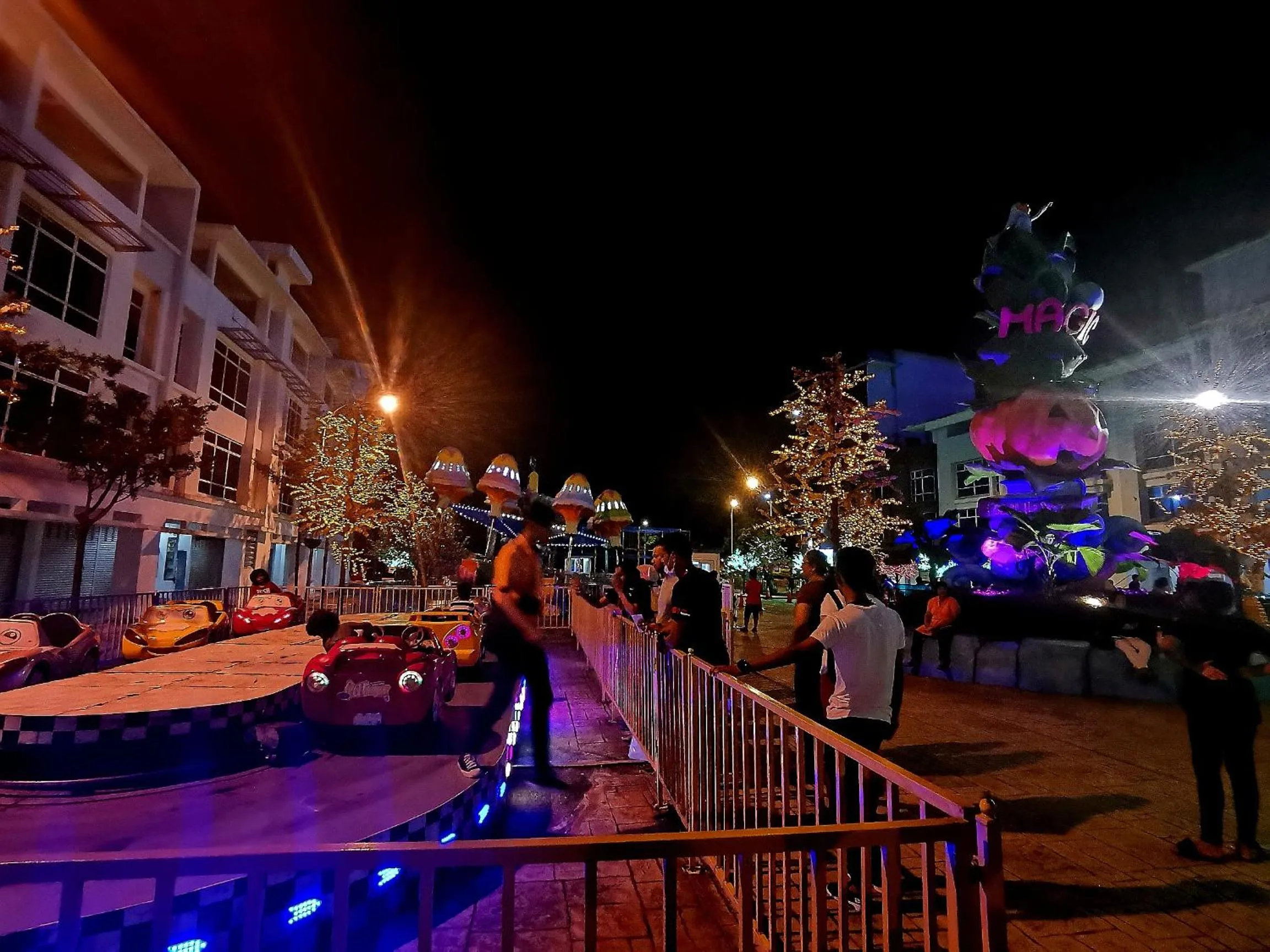 Evening entertainment in A's House i-City 1-4pax Studio Netflix Wifi