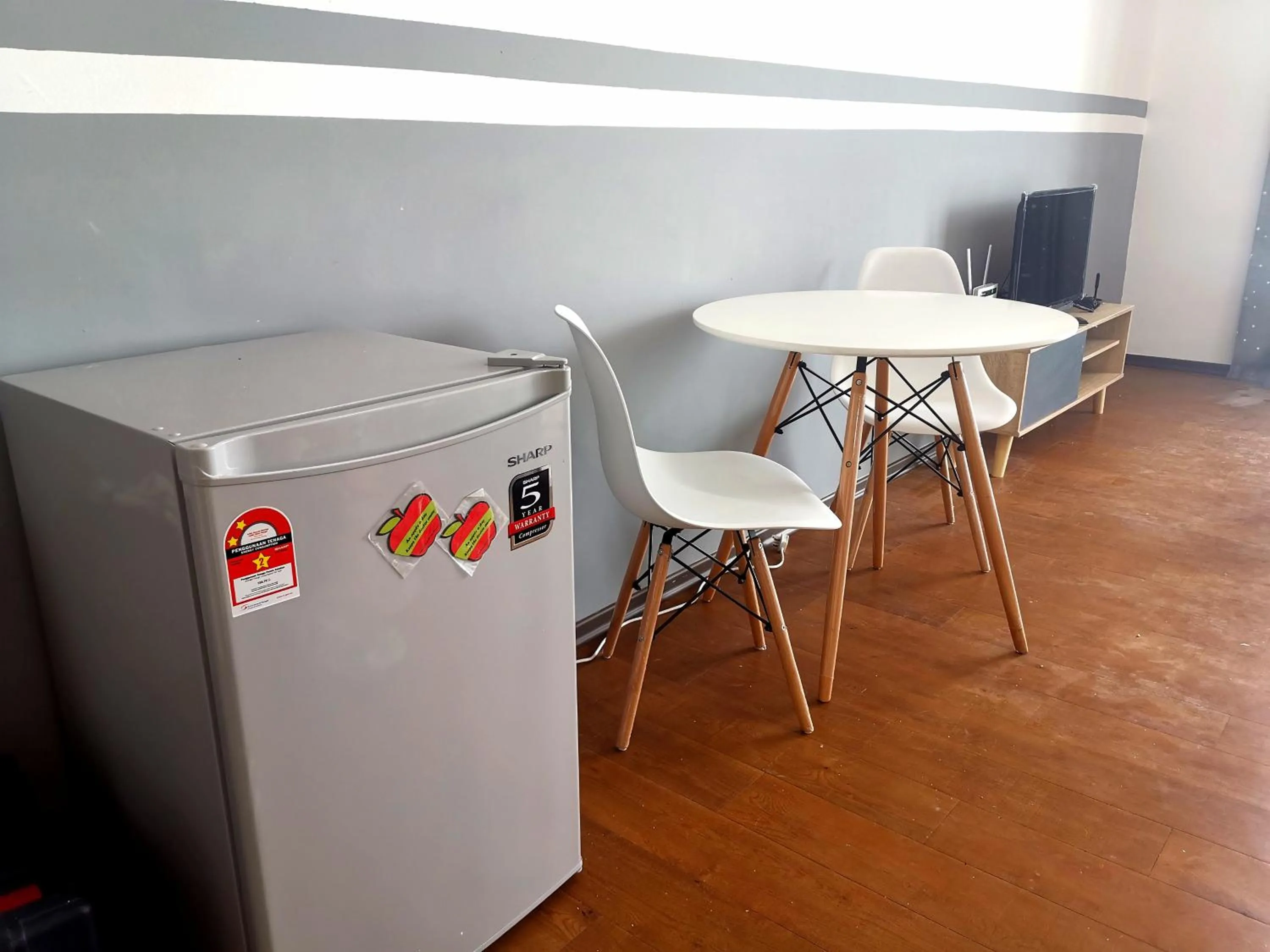 Dining area in A's House i-City 1-4pax Studio Netflix Wifi