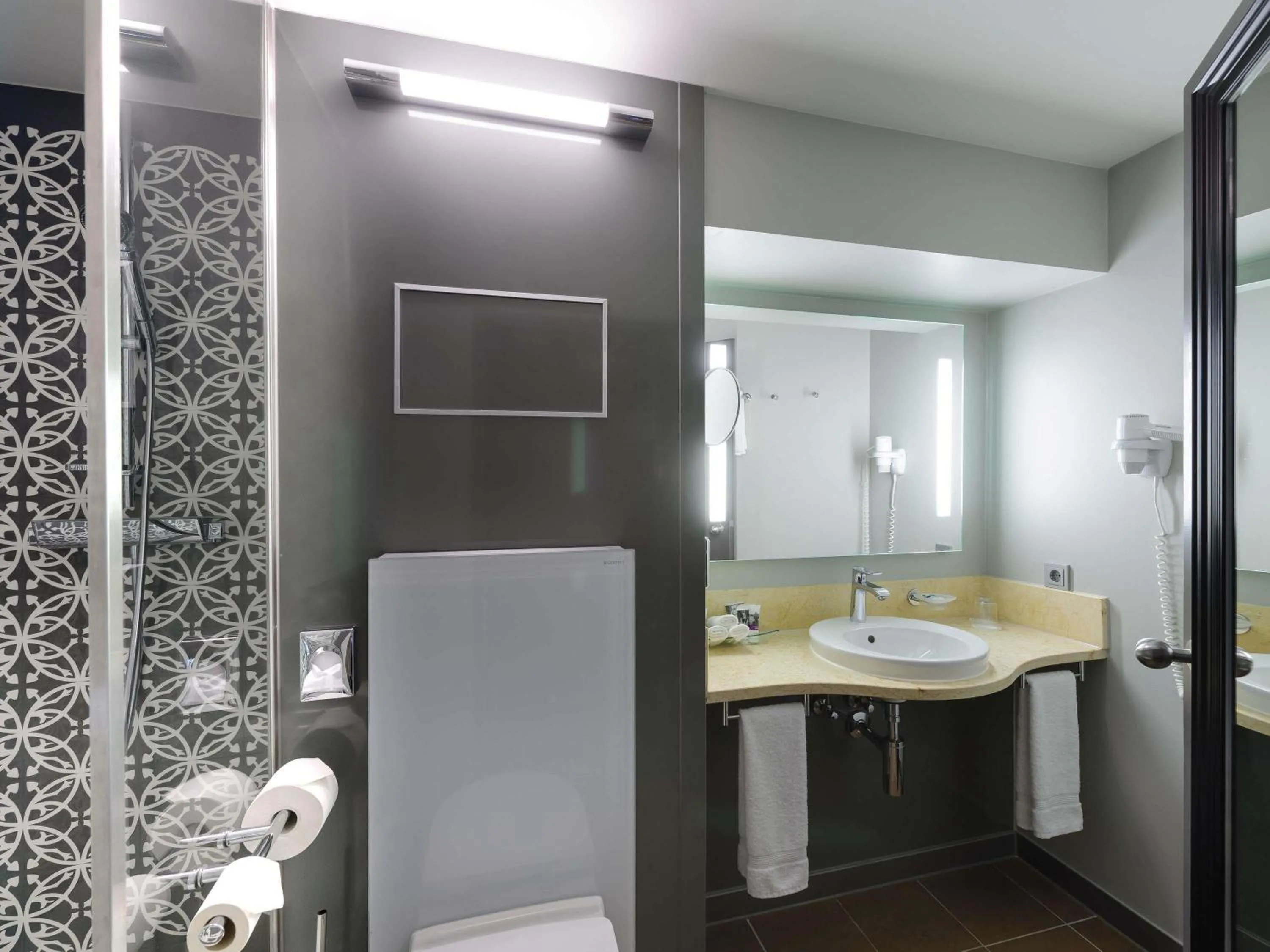 Bedroom in Mercure München City Center