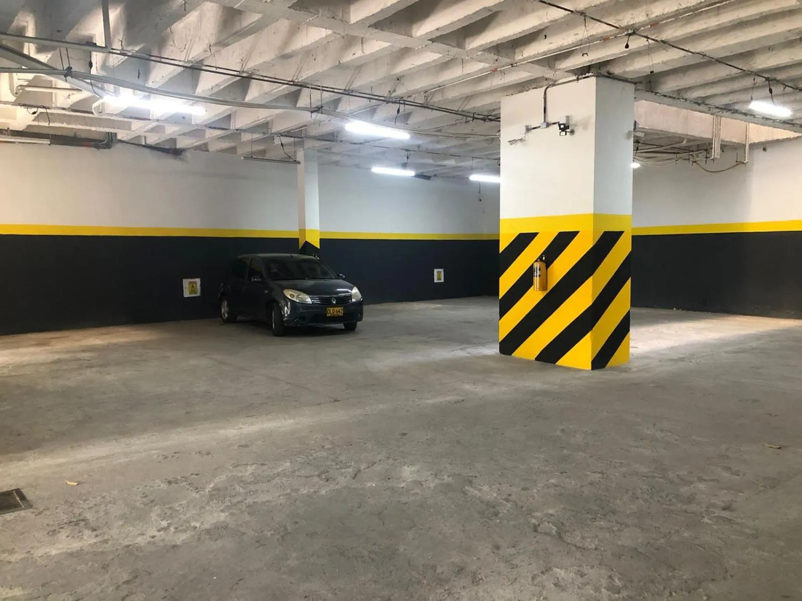 Parking in Hotel Real del Valle