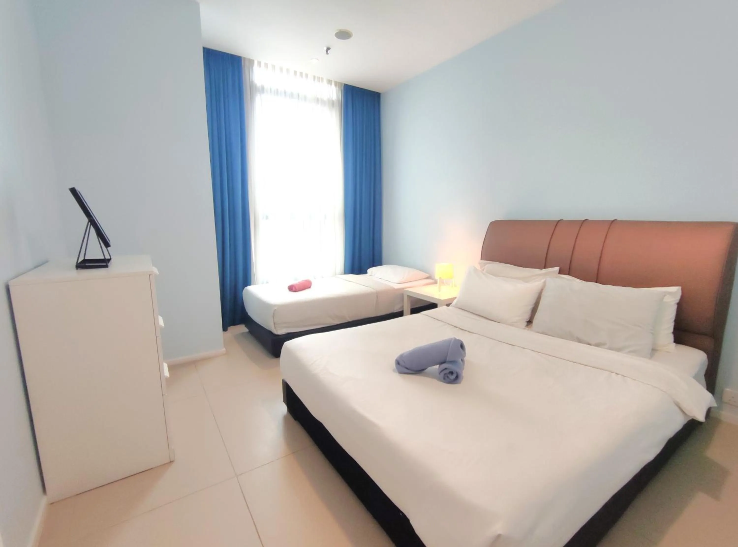 Bed in ARCORIS, MONT KIARA by MK HOME