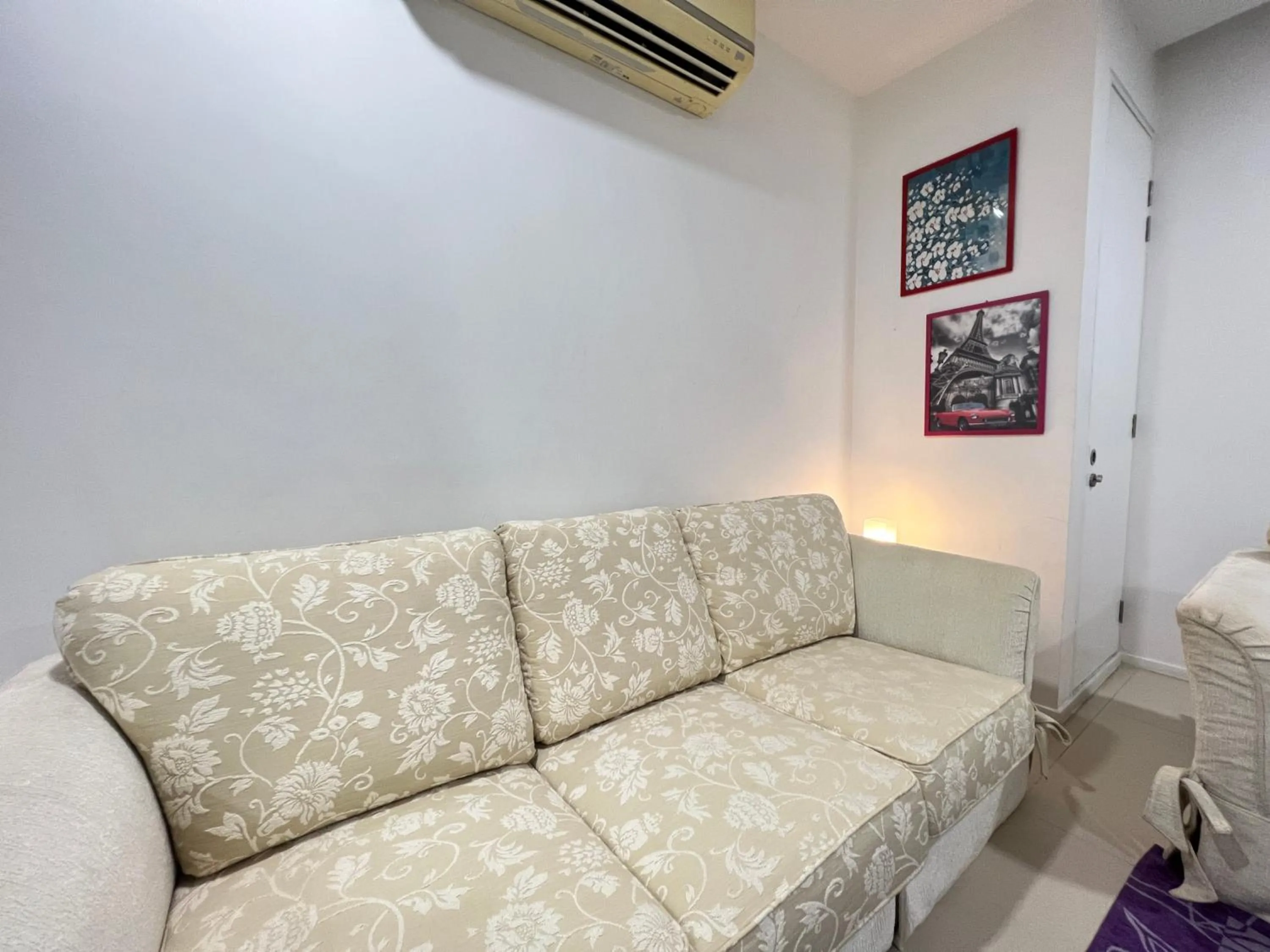 Living room in ARCORIS, MONT KIARA by MK HOME