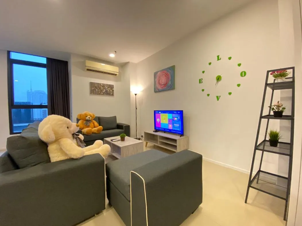 ARCORIS, MONT KIARA by MK HOME