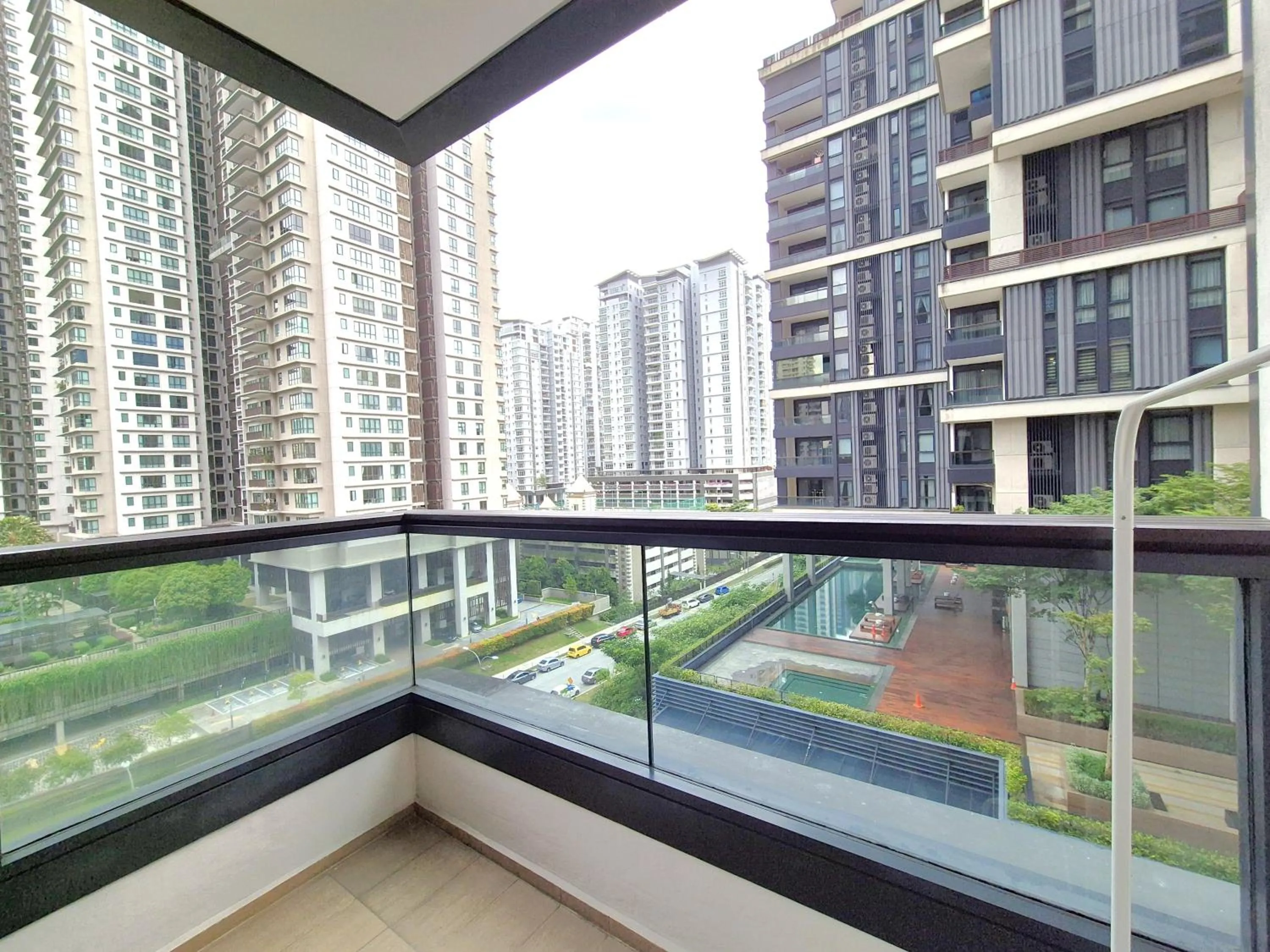 ARCORIS, MONT KIARA by MK HOME