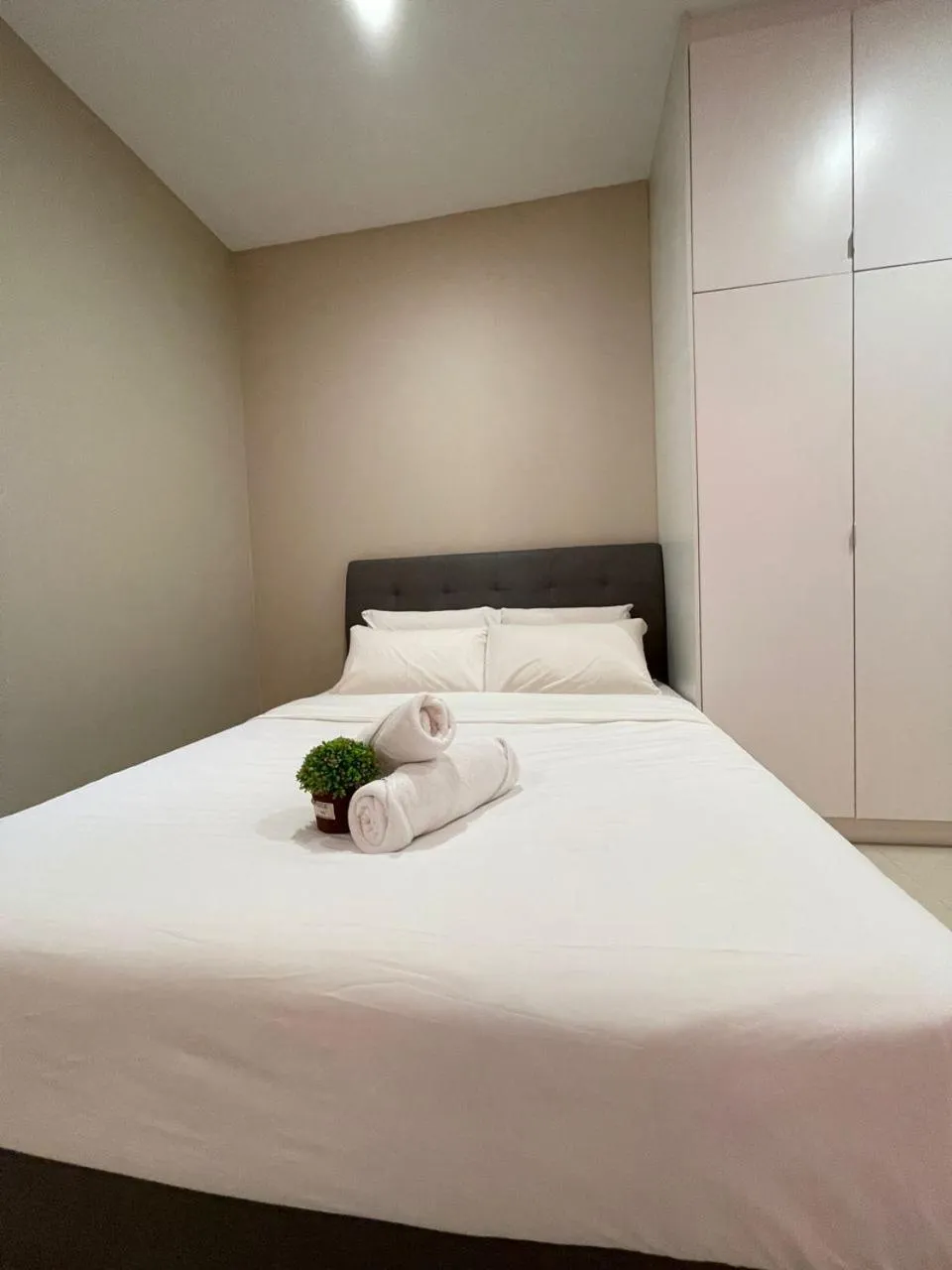 Bed in ARCORIS, MONT KIARA by MK HOME