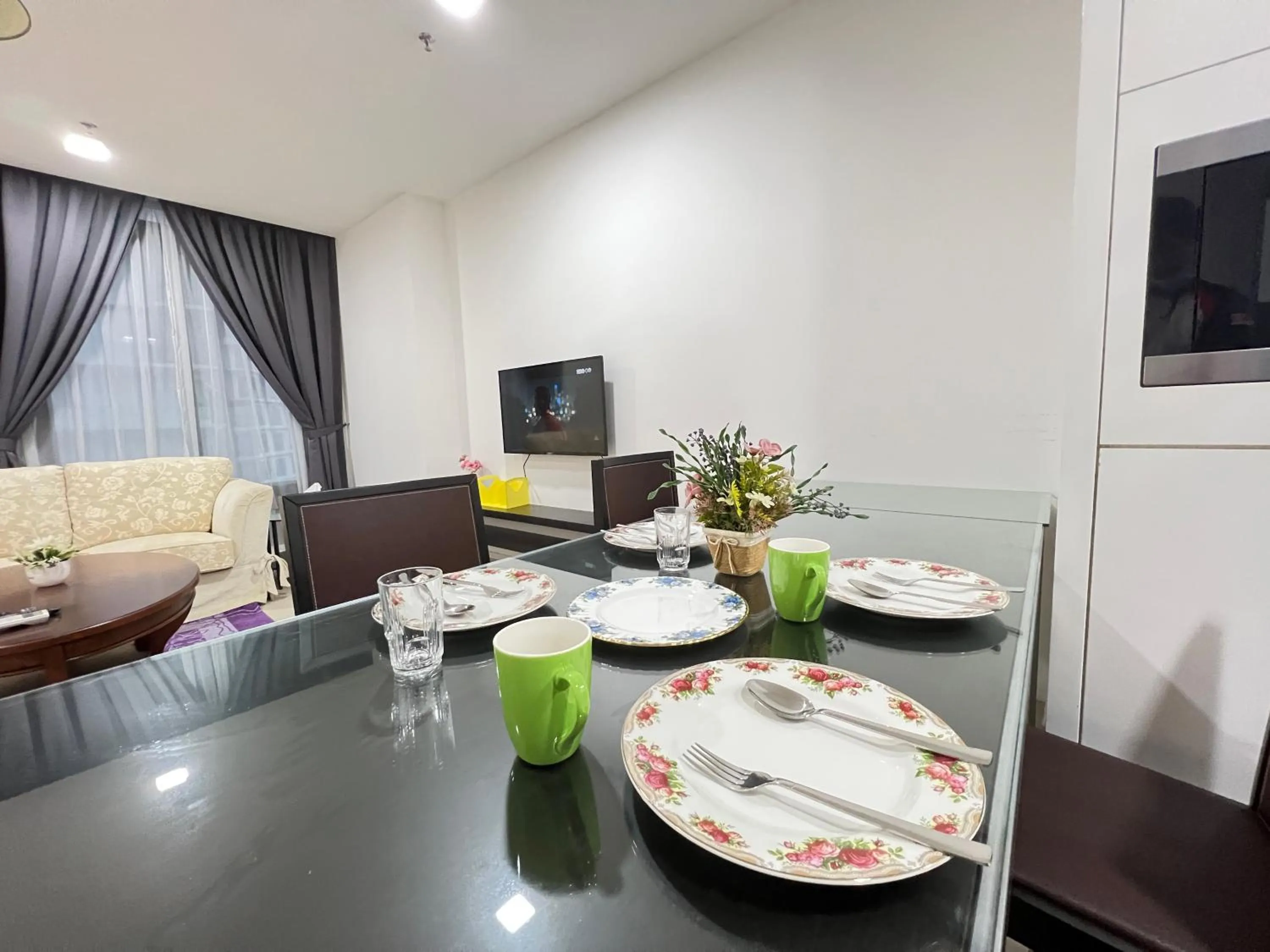 ARCORIS, MONT KIARA by MK HOME