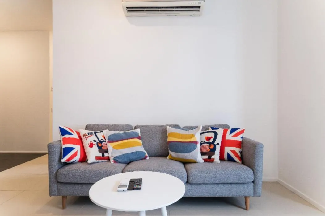 Living room in ARCORIS, MONT KIARA by MK HOME