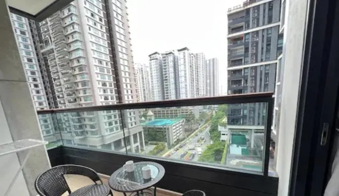 Balcony/Terrace in ARCORIS, MONT KIARA by MK HOME