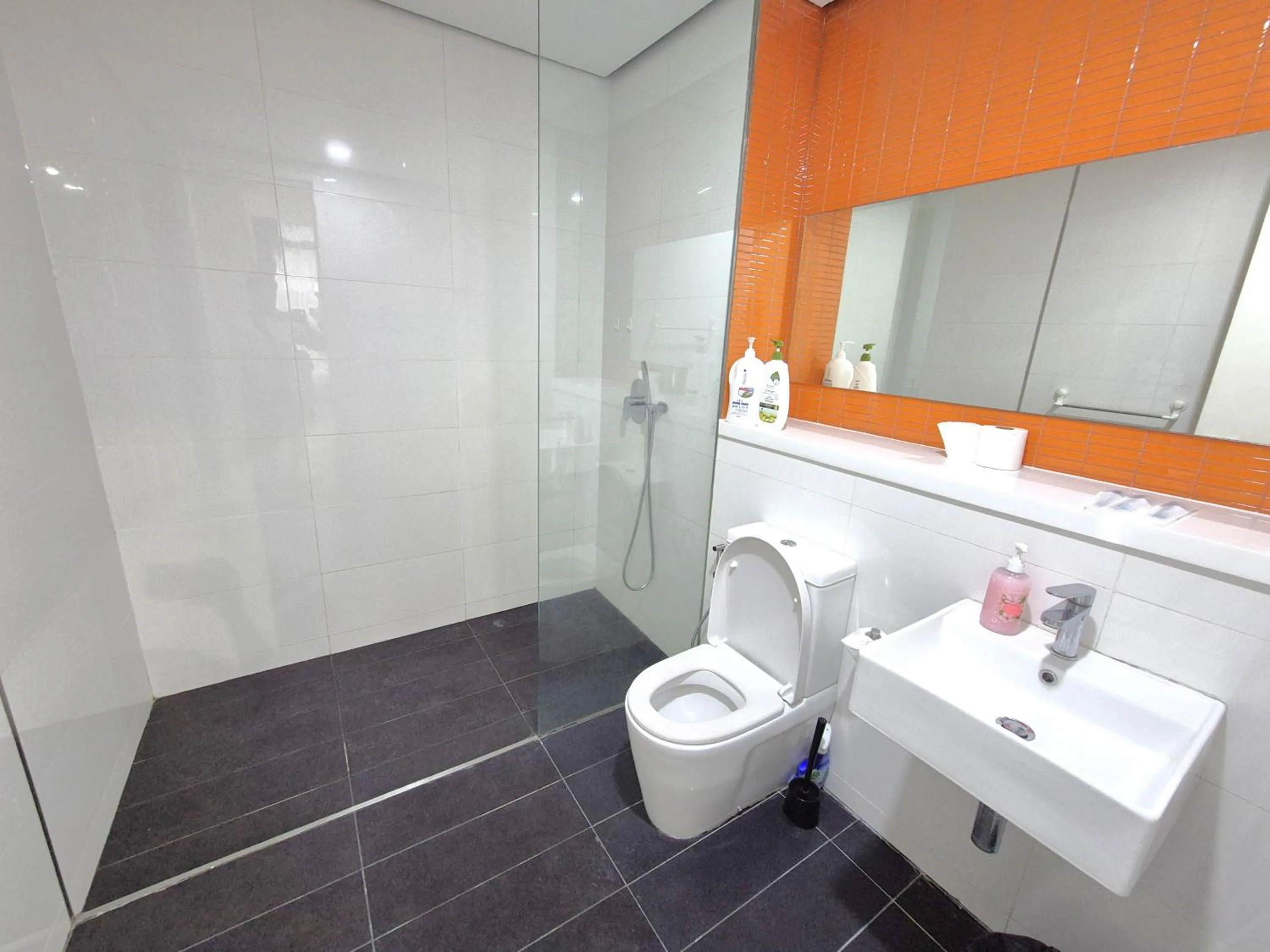 ARCORIS, MONT KIARA by MK HOME