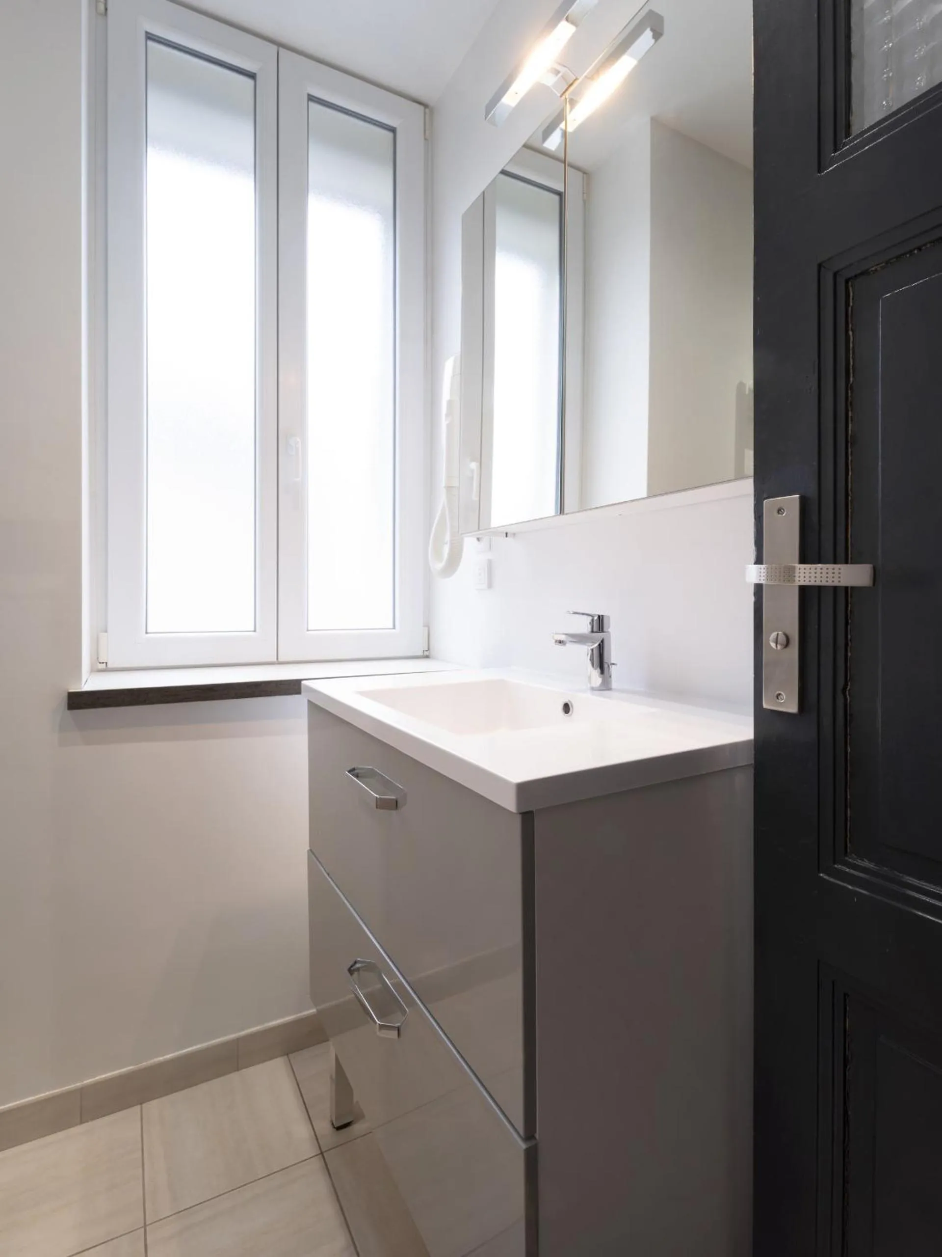 Bathroom in Residence Louis Quartier Des Lilas
