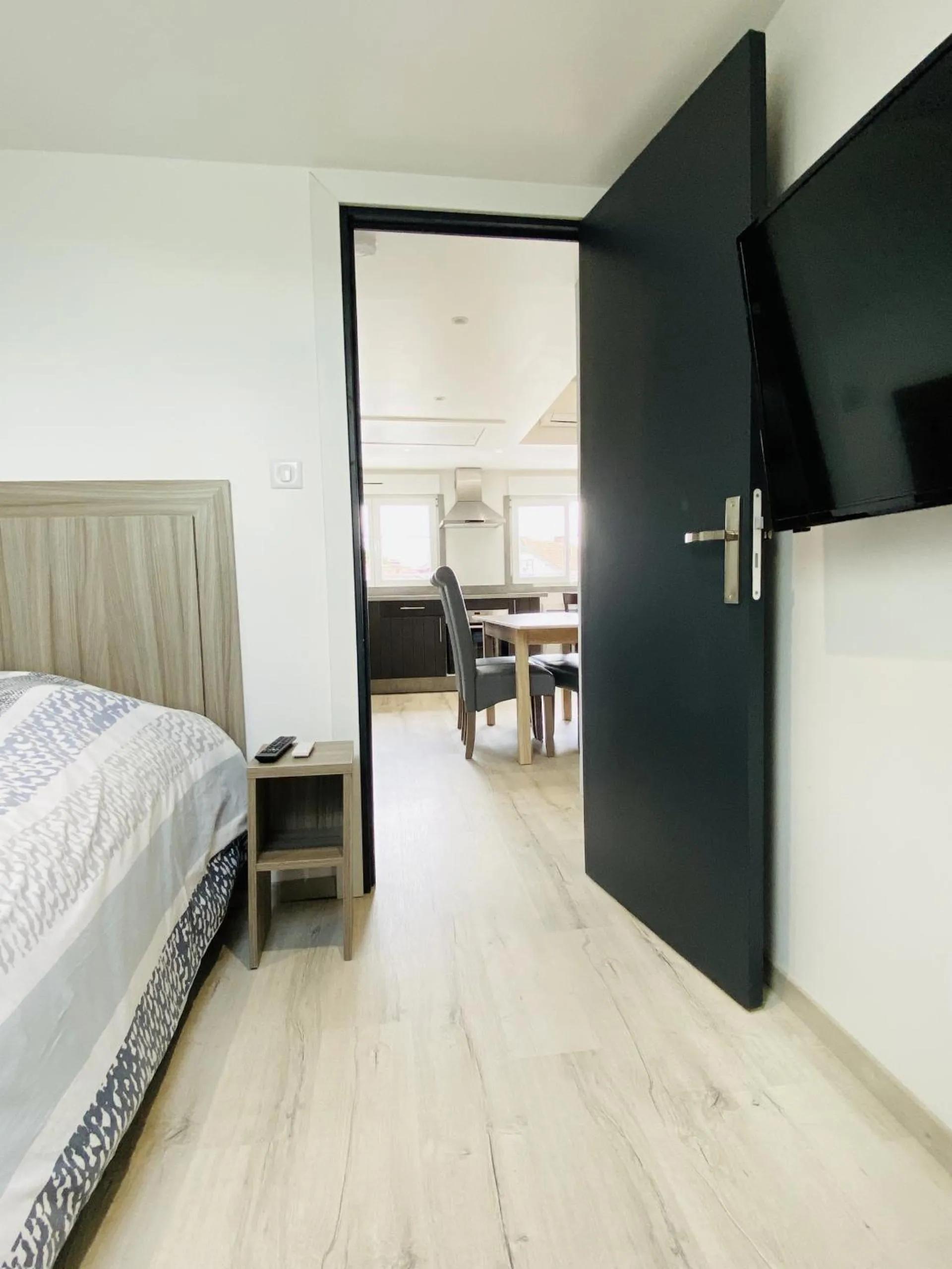 Other, Bed in Residence Louis Quartier Des Lilas