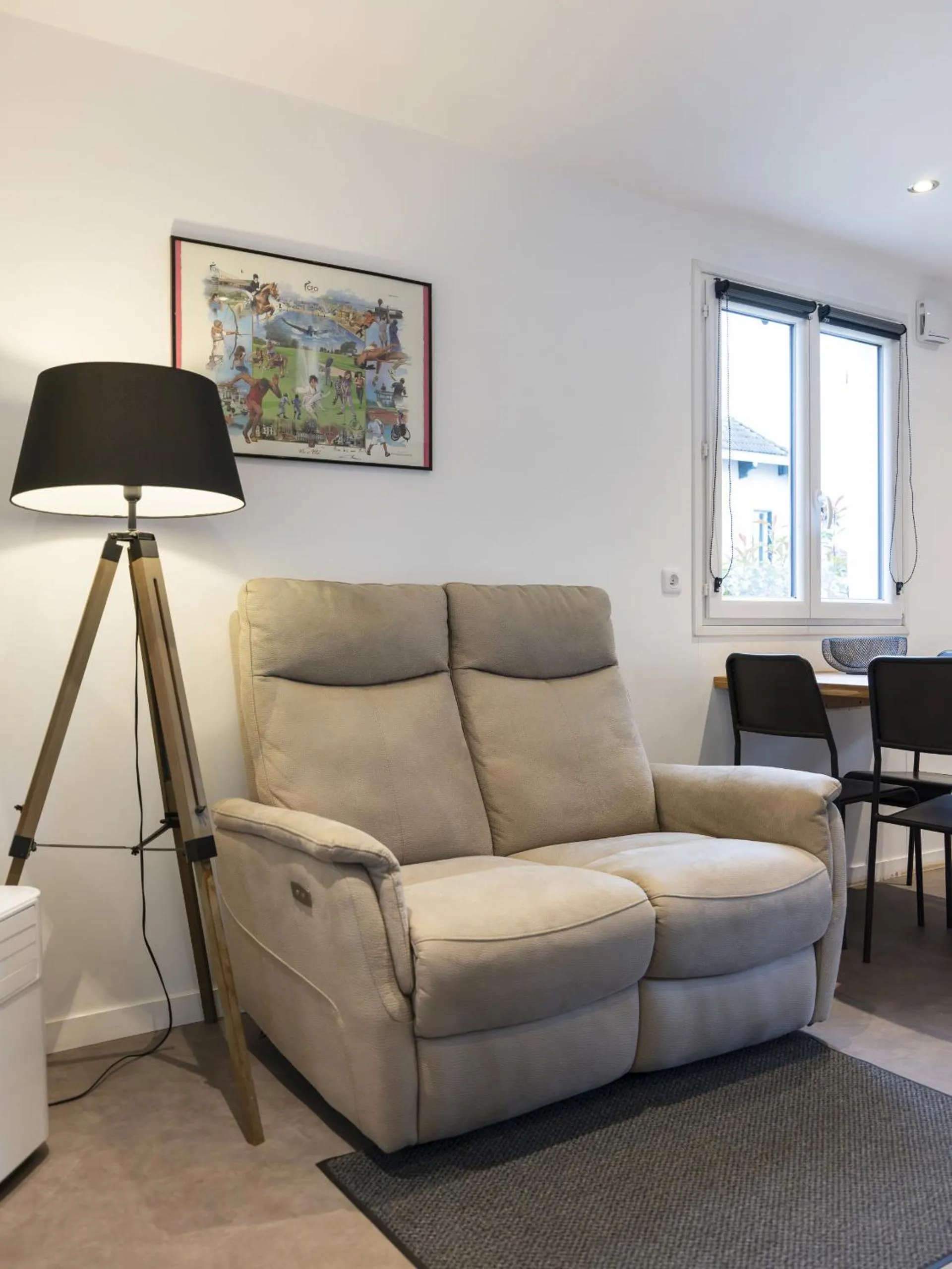 Communal lounge/ TV room in Residence Louis Quartier Des Lilas