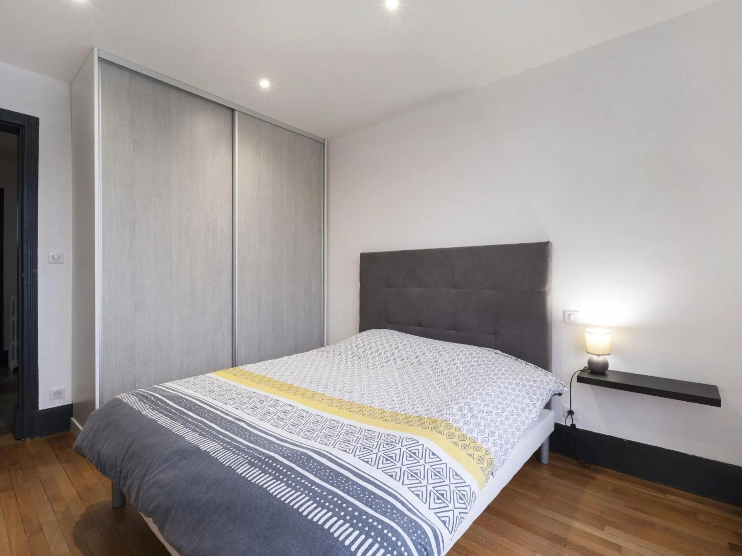 Bed in Residence Louis Quartier Des Lilas