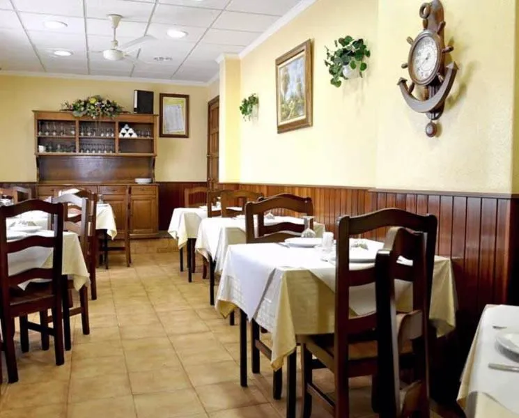 Restaurant/places to eat in Pensión Costiña