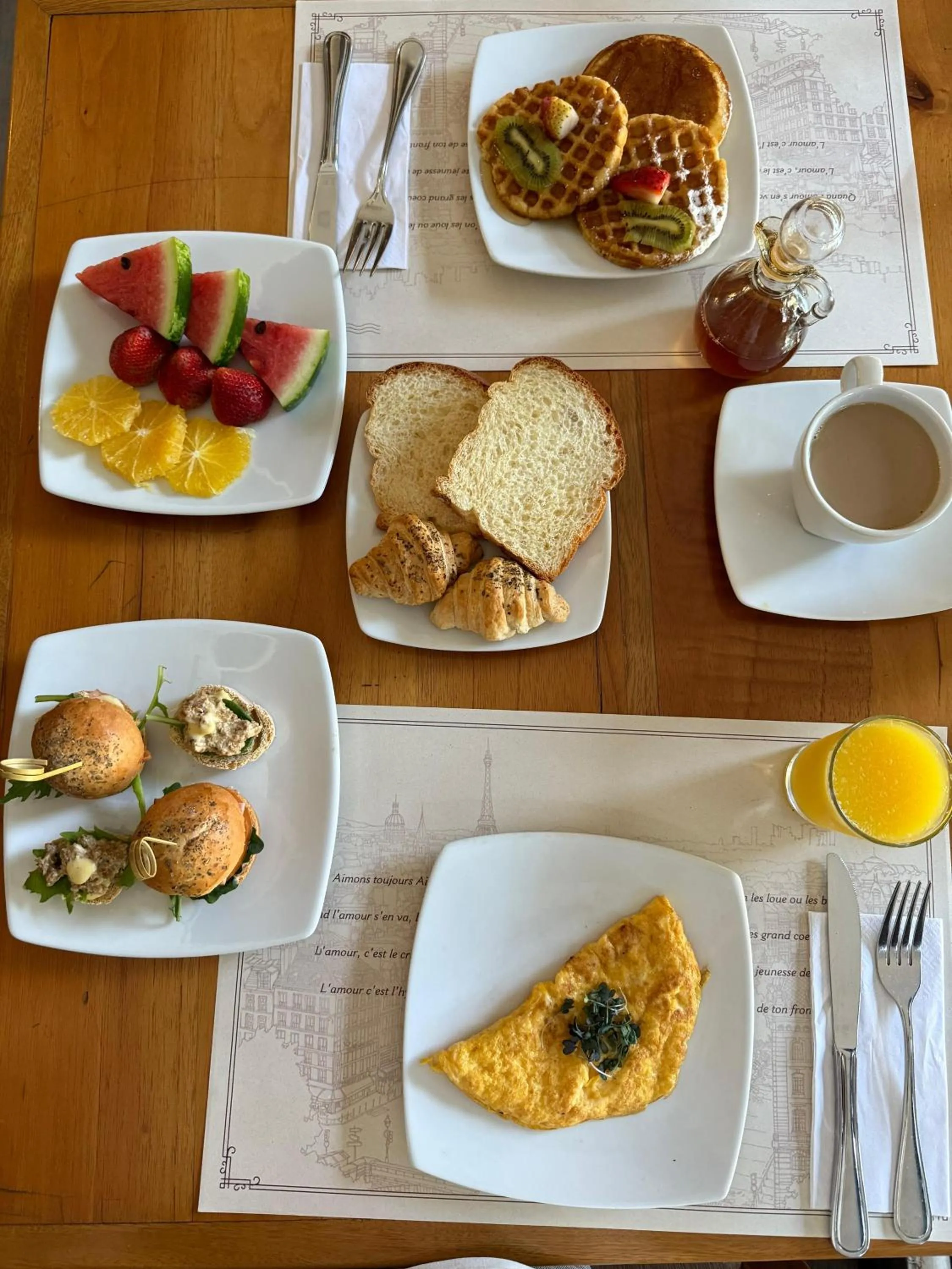 Breakfast in Hotel Du Parc